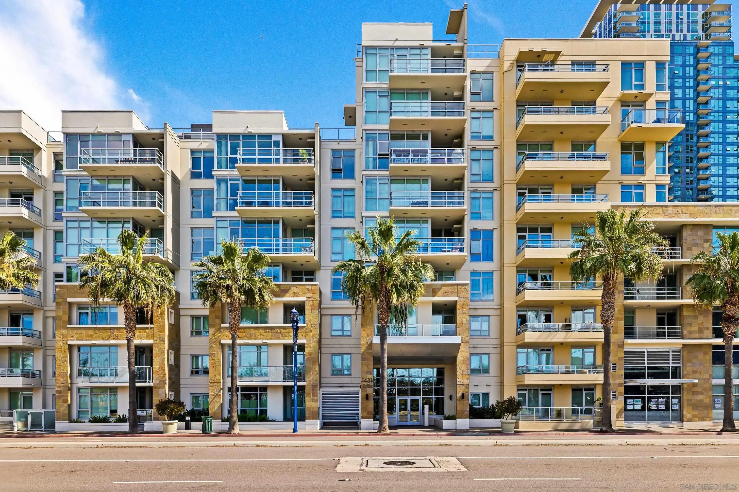 https://cdn.realtyfeed.com/cdn/127/260013888/ceab4bd0cc262b23251723de11f0d57a.webp