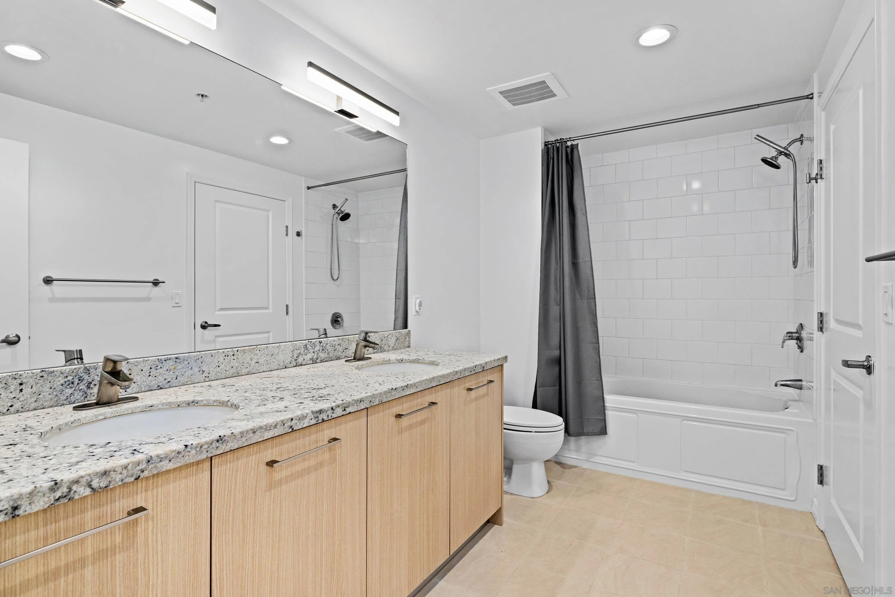 https://cdn.realtyfeed.com/cdn/127/260013888/d6c71b0731b27aea934a788ec3587bca.webp