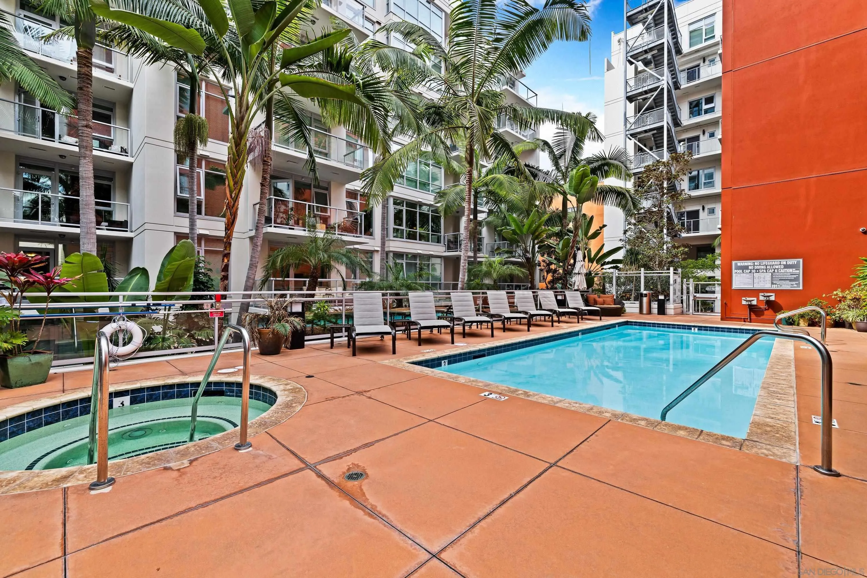 https://cdn.realtyfeed.com/cdn/127/260013888/e07eeba4ef1f2a8db516423d405d66aa.webp