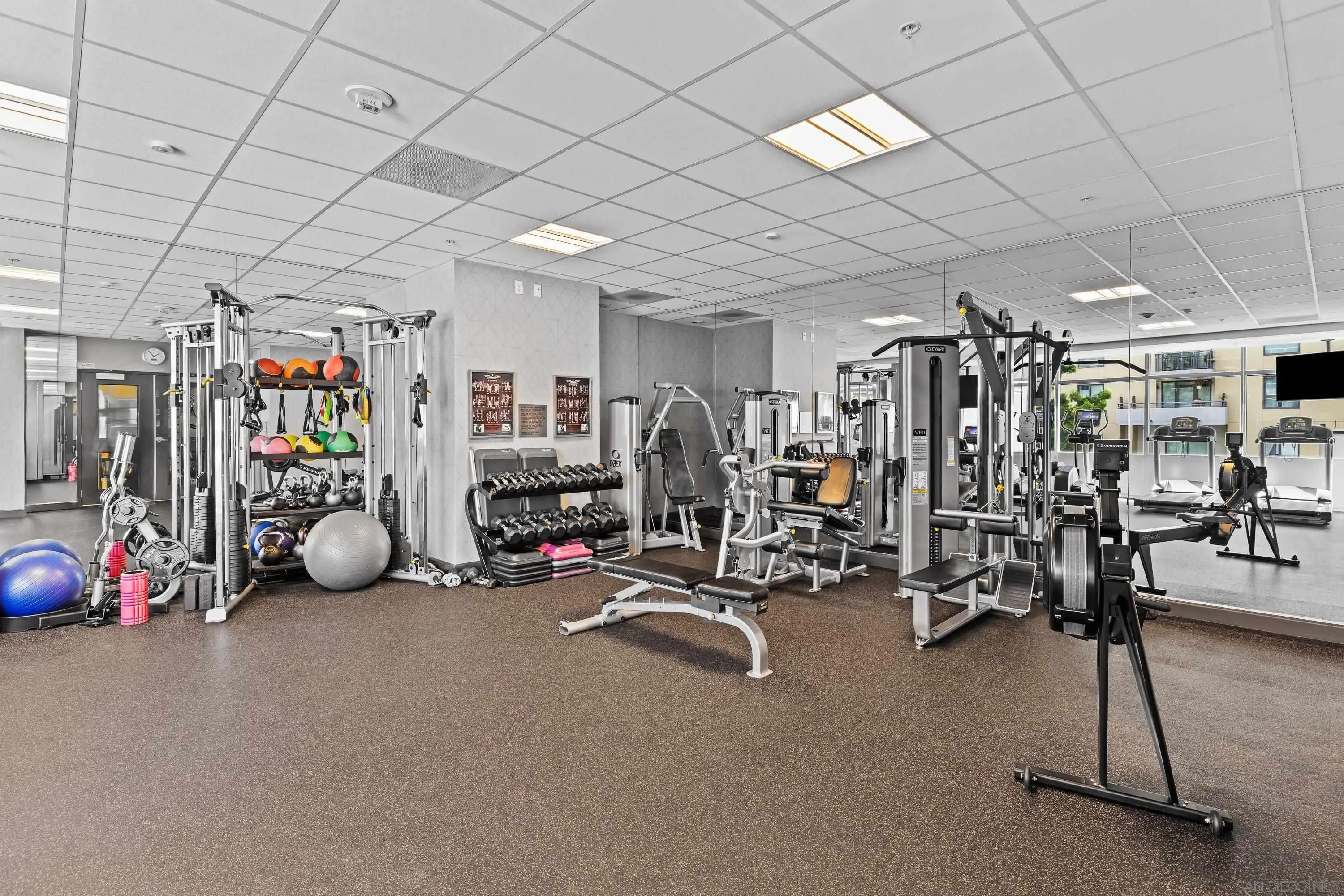 https://cdn.realtyfeed.com/cdn/127/260013889/7ceb12c4c946630ea6e57a1ead09b959.webp