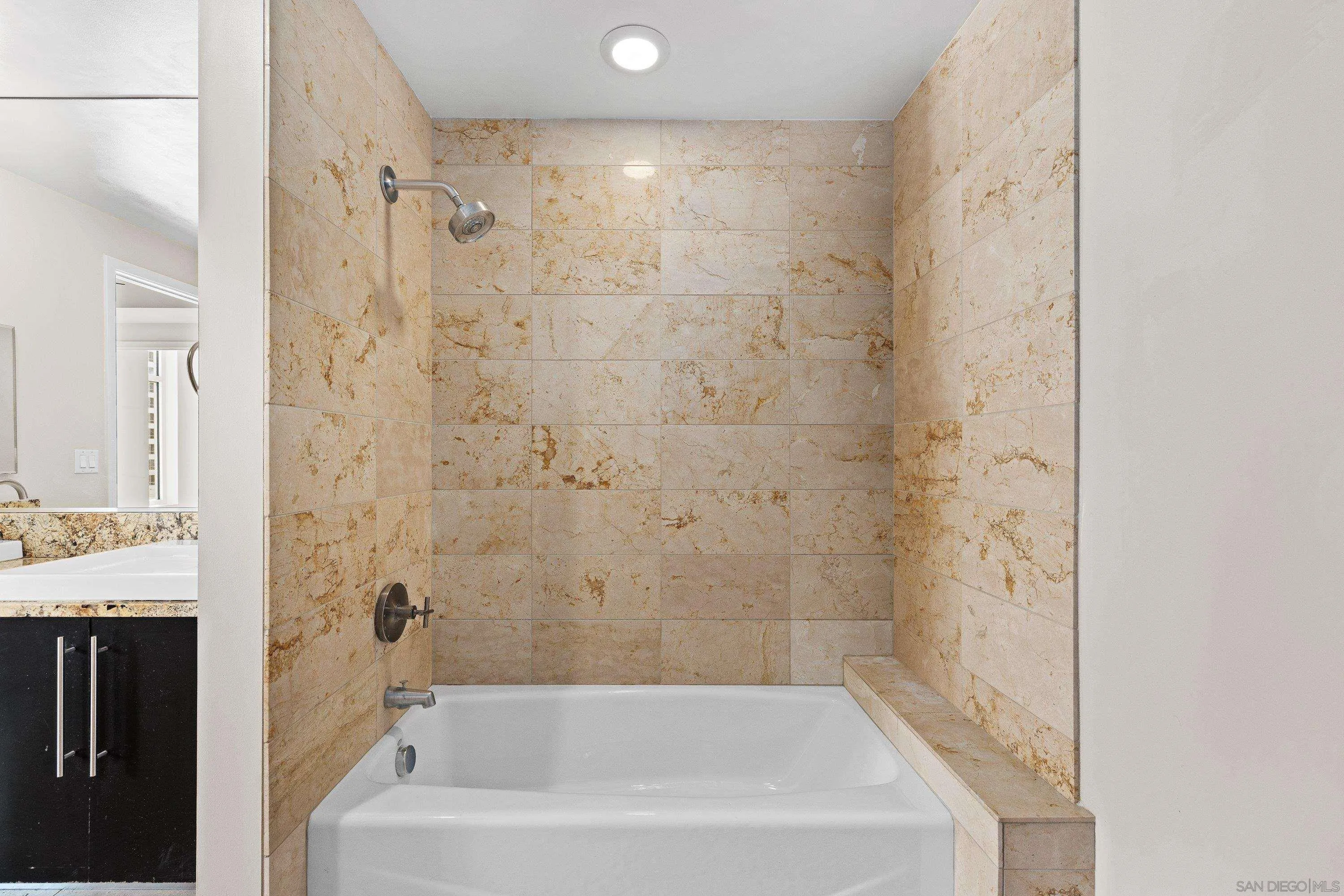 https://cdn.realtyfeed.com/cdn/127/260013889/cd27654563746502c0d399dc92986cd9.webp