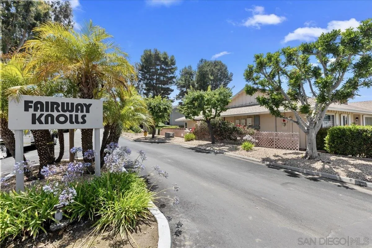 Photo #1: 260013894 Listing: Photo #1