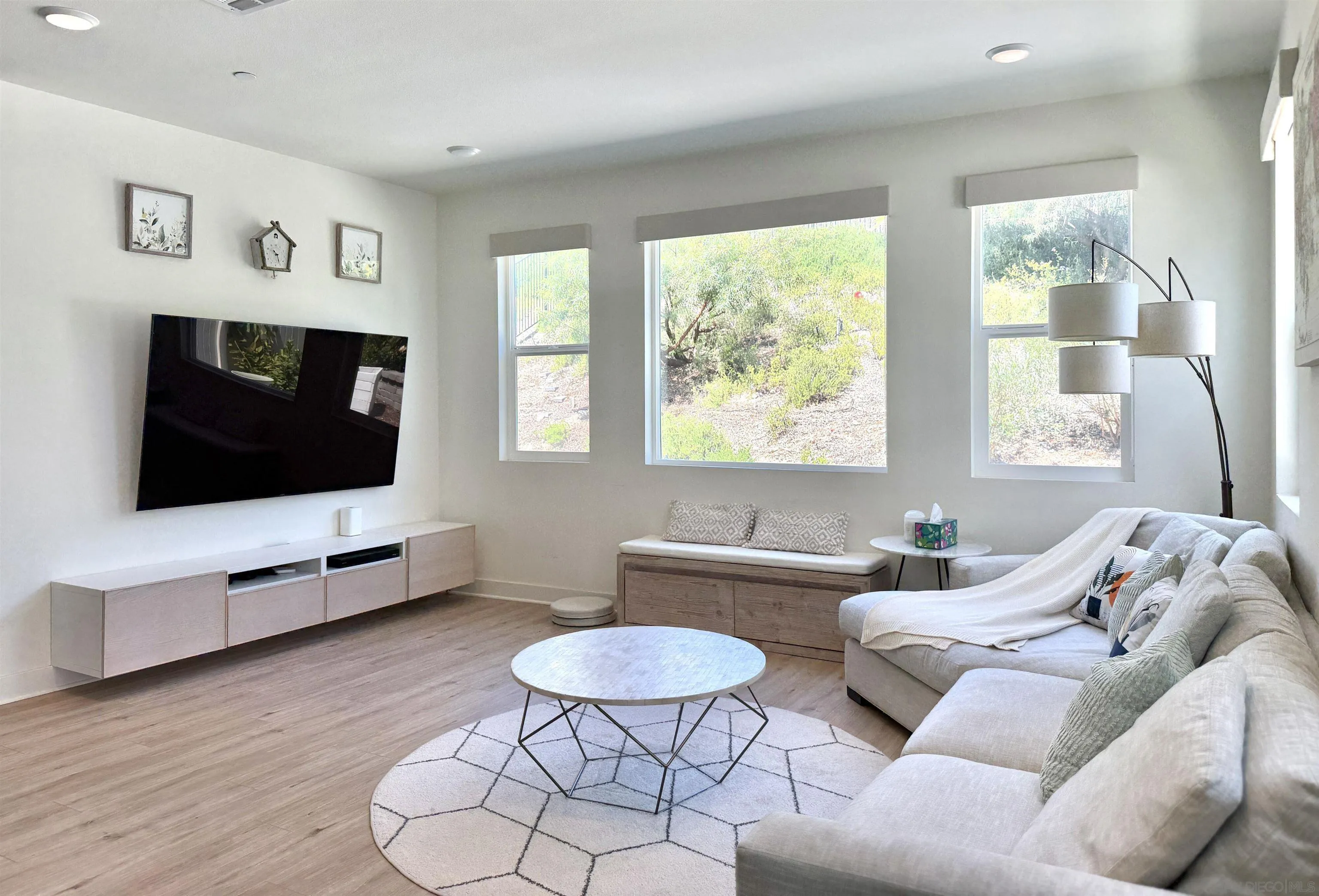 https://cdn.realtyfeed.com/cdn/127/260013898/5178d5c7dc61dbbfaace4236aed4b243.webp