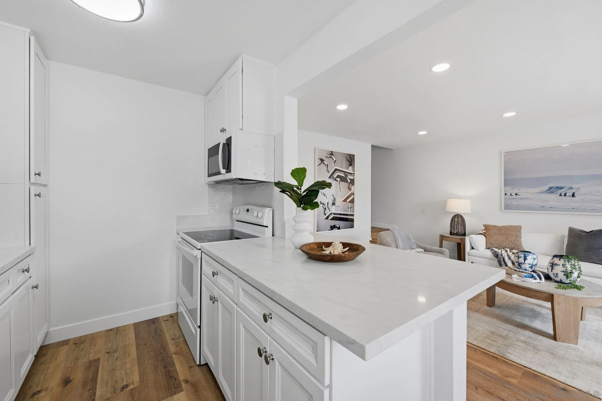 Photo #7: 260013911 Listing: Photo #7