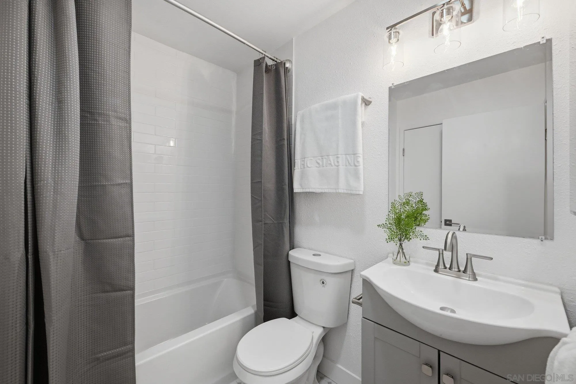 Photo #13: 260013911 Listing: Photo #13