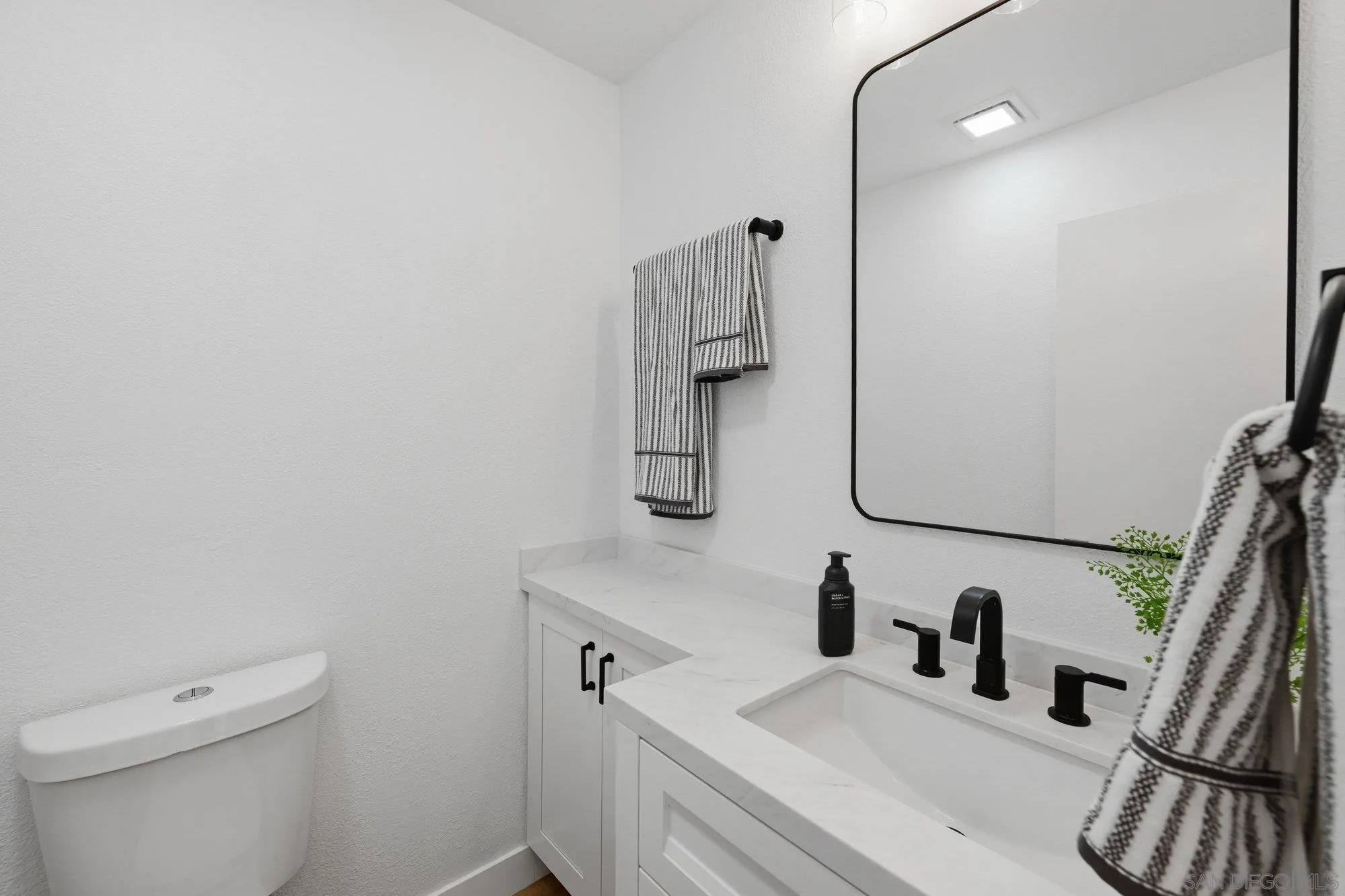 Photo #9: 260013911 Listing: Photo #9