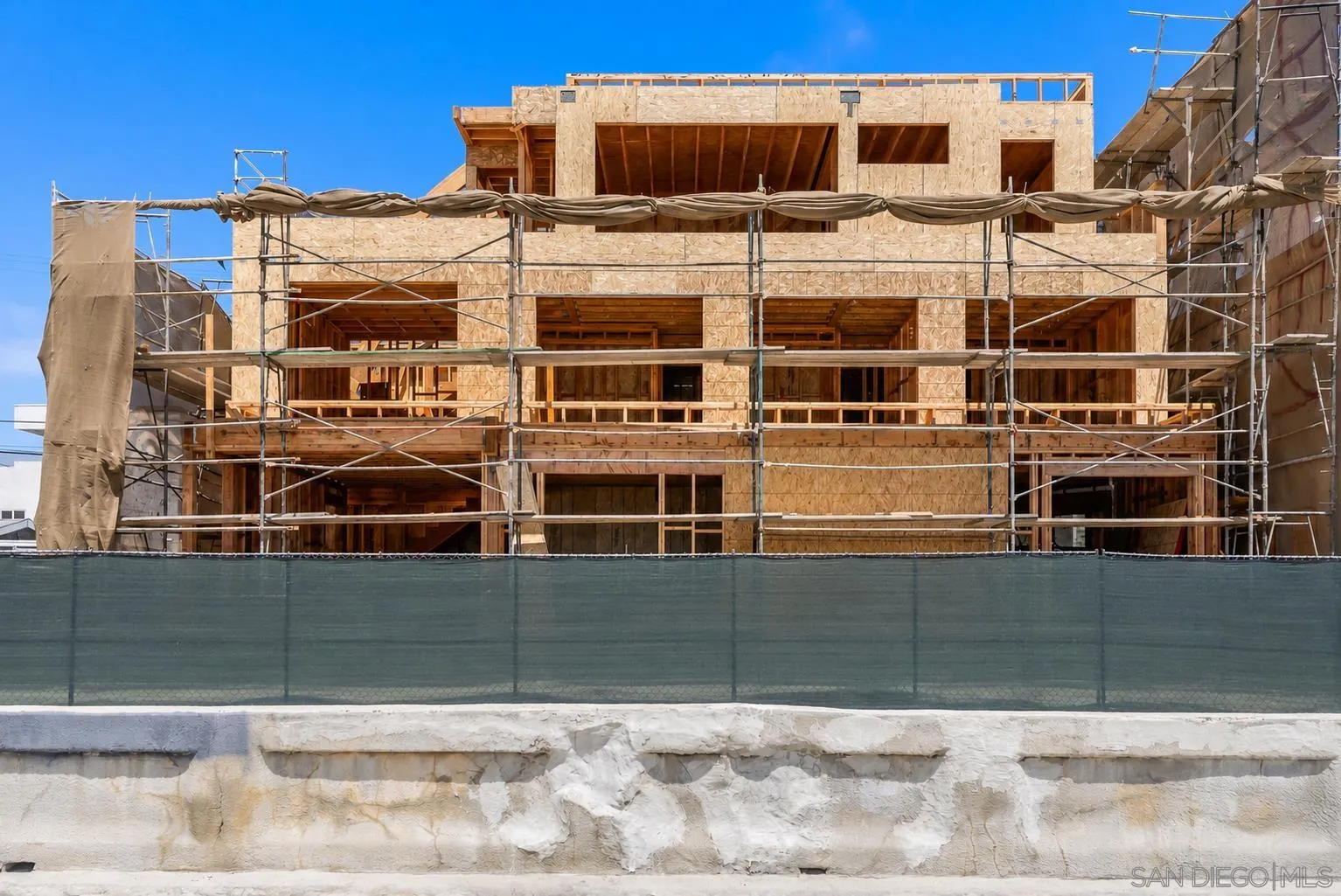 https://cdn.realtyfeed.com/cdn/127/260013919/f938ed76dd3c52f3c213616db502f230.webp