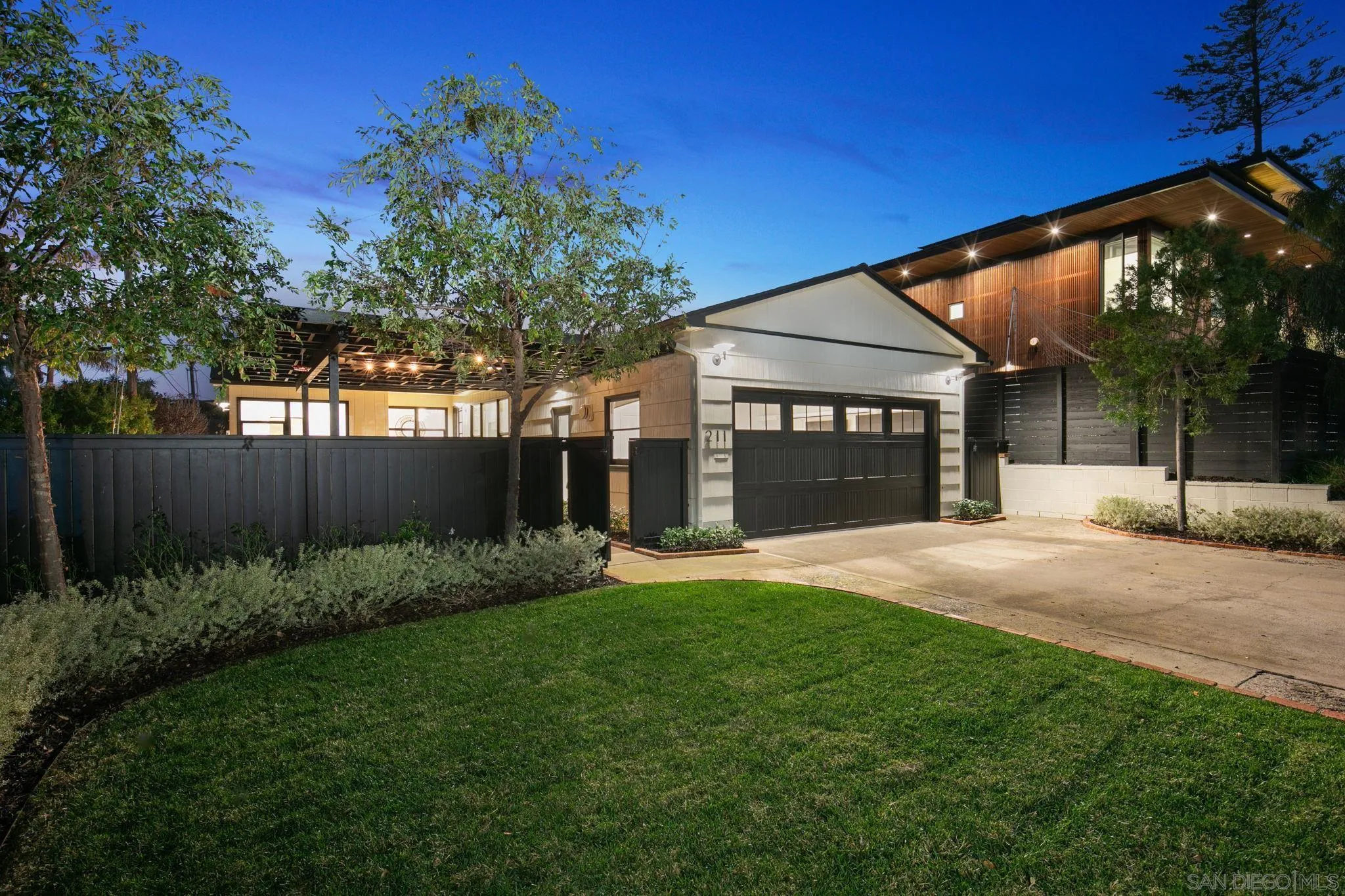 https://cdn.realtyfeed.com/cdn/127/260013920/9138904ee17c7c4febc75970b6867bf4.webp