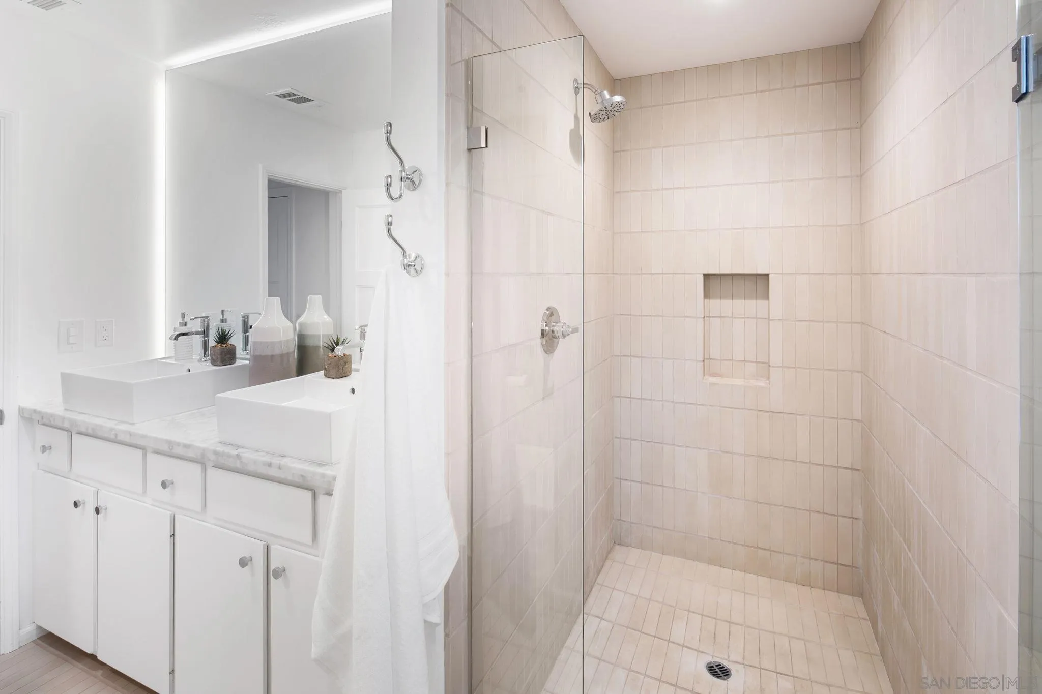 https://cdn.realtyfeed.com/cdn/127/260013920/a37e4a89f399e1cdf6be9d45ed91e250.webp