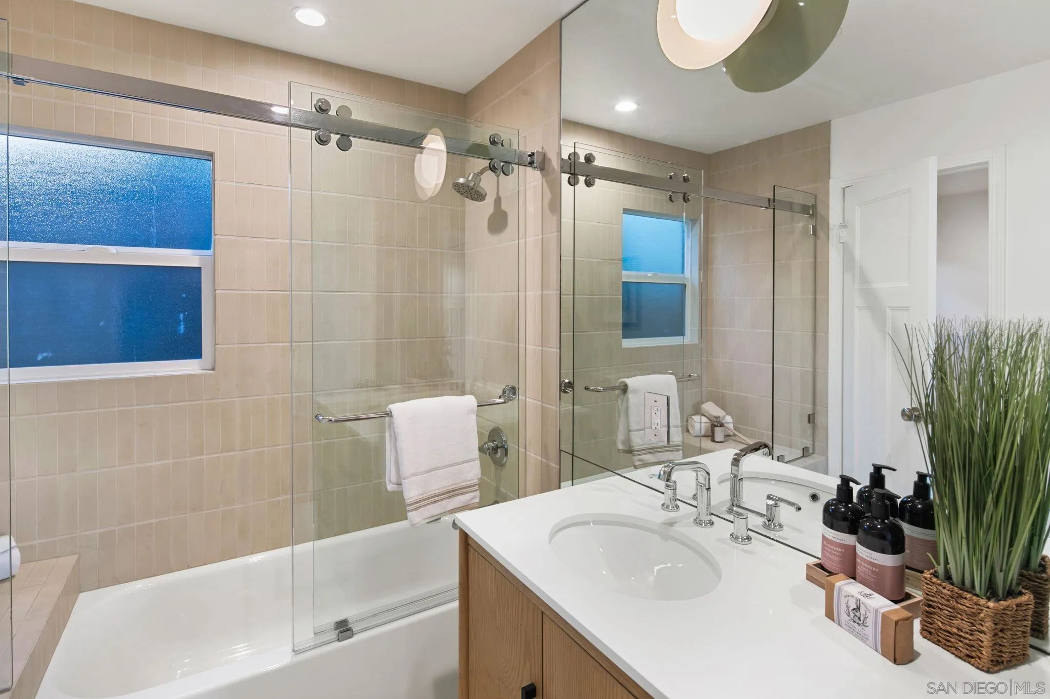 https://cdn.realtyfeed.com/cdn/127/260013920/a5d2f73691fccc34748afb26122583b3.webp