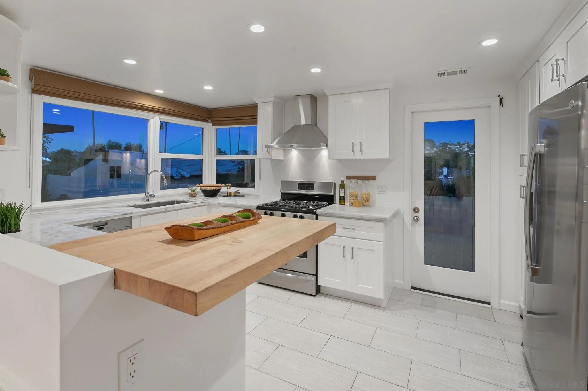 https://cdn.realtyfeed.com/cdn/127/260013920/ed3da14acc71f7580bcf69bacd0910fd.webp
