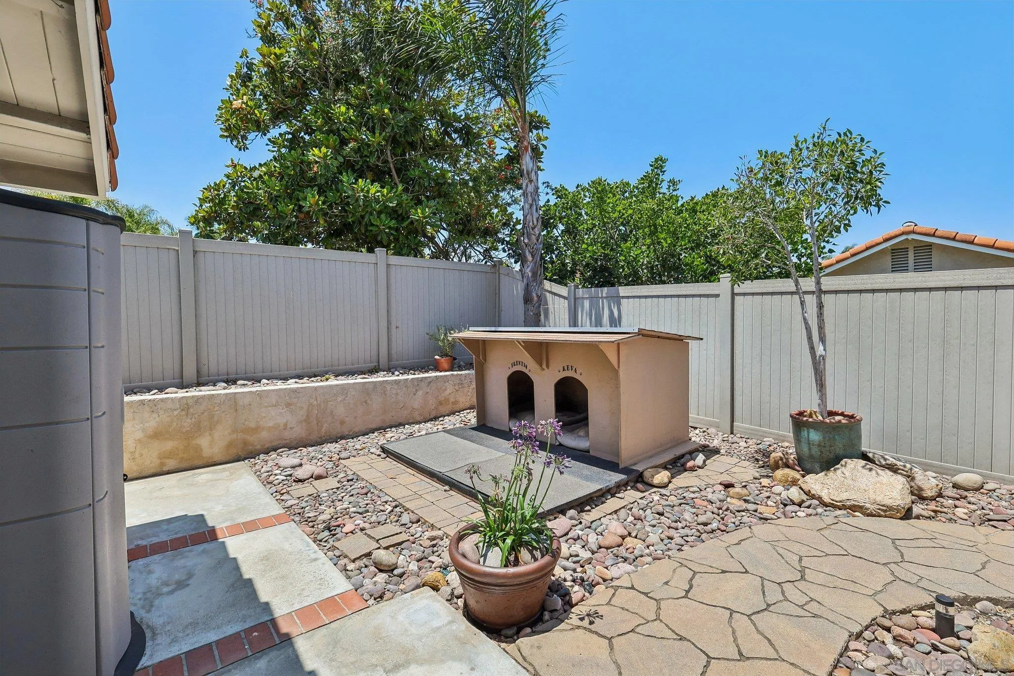 https://cdn.realtyfeed.com/cdn/127/260013923/1dd2086c4ba732407cfdffa2568c77c6.webp
