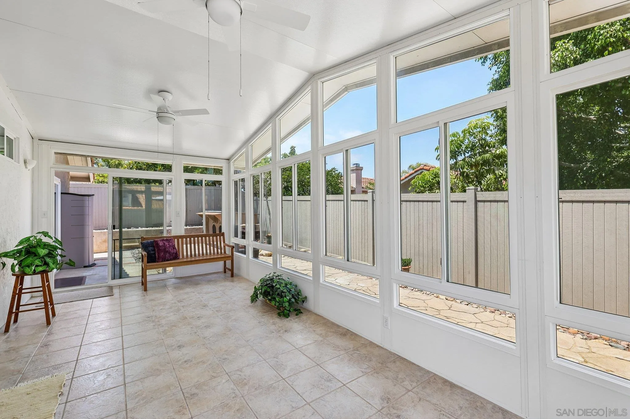 https://cdn.realtyfeed.com/cdn/127/260013923/4af5d48bc3927ddd8b7843dfcc303596.webp