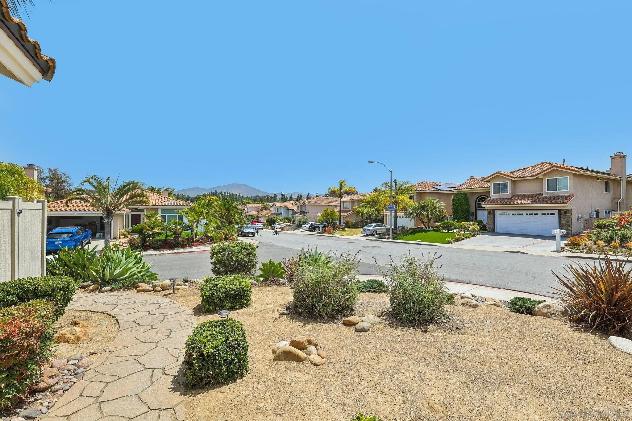 https://cdn.realtyfeed.com/cdn/127/260013923/5b2d0ededbef3a819e540abbdff3c92b.webp