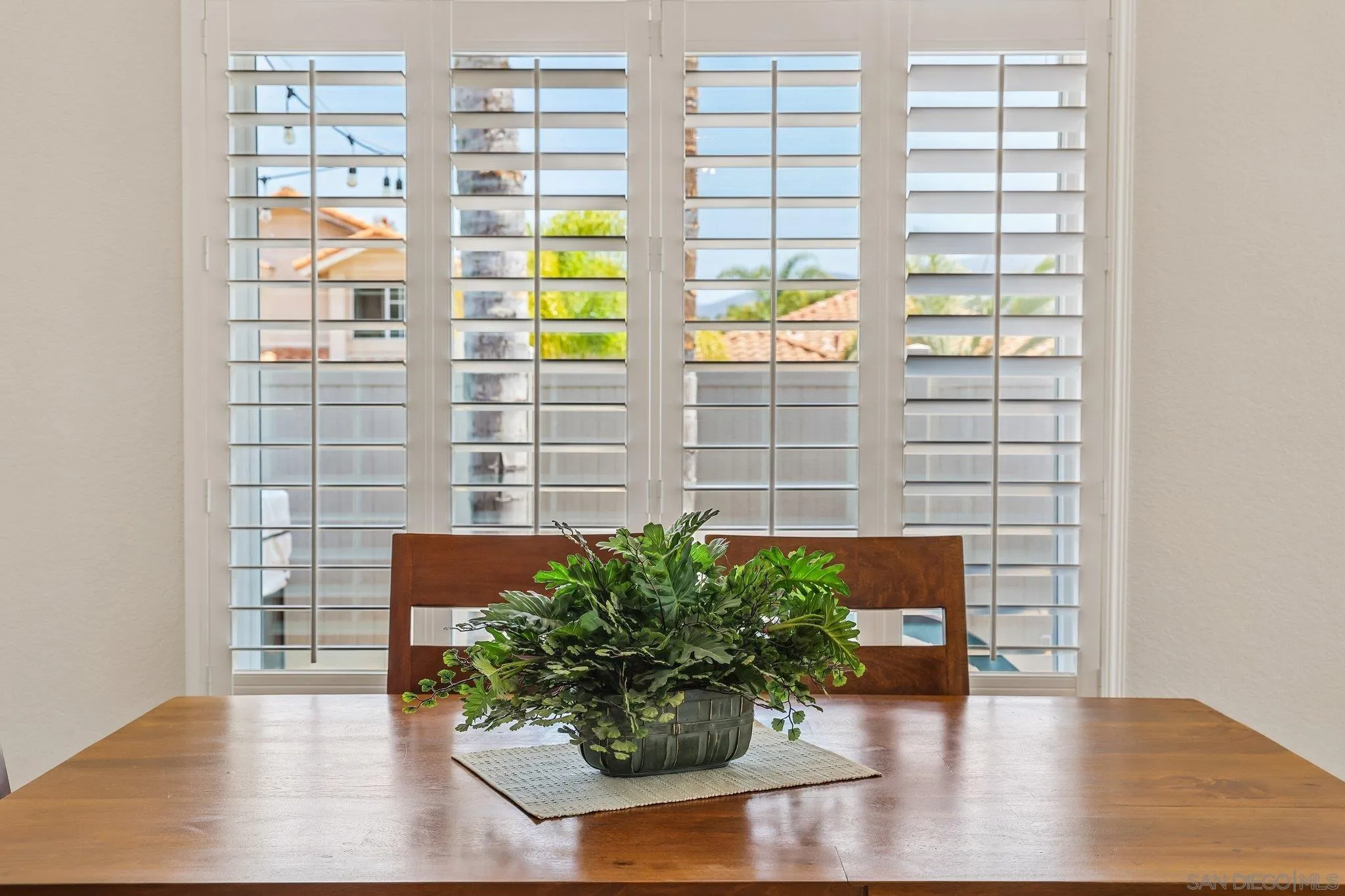 https://cdn.realtyfeed.com/cdn/127/260013923/6a762f45d814f269e8ff14eb167d69b9.webp