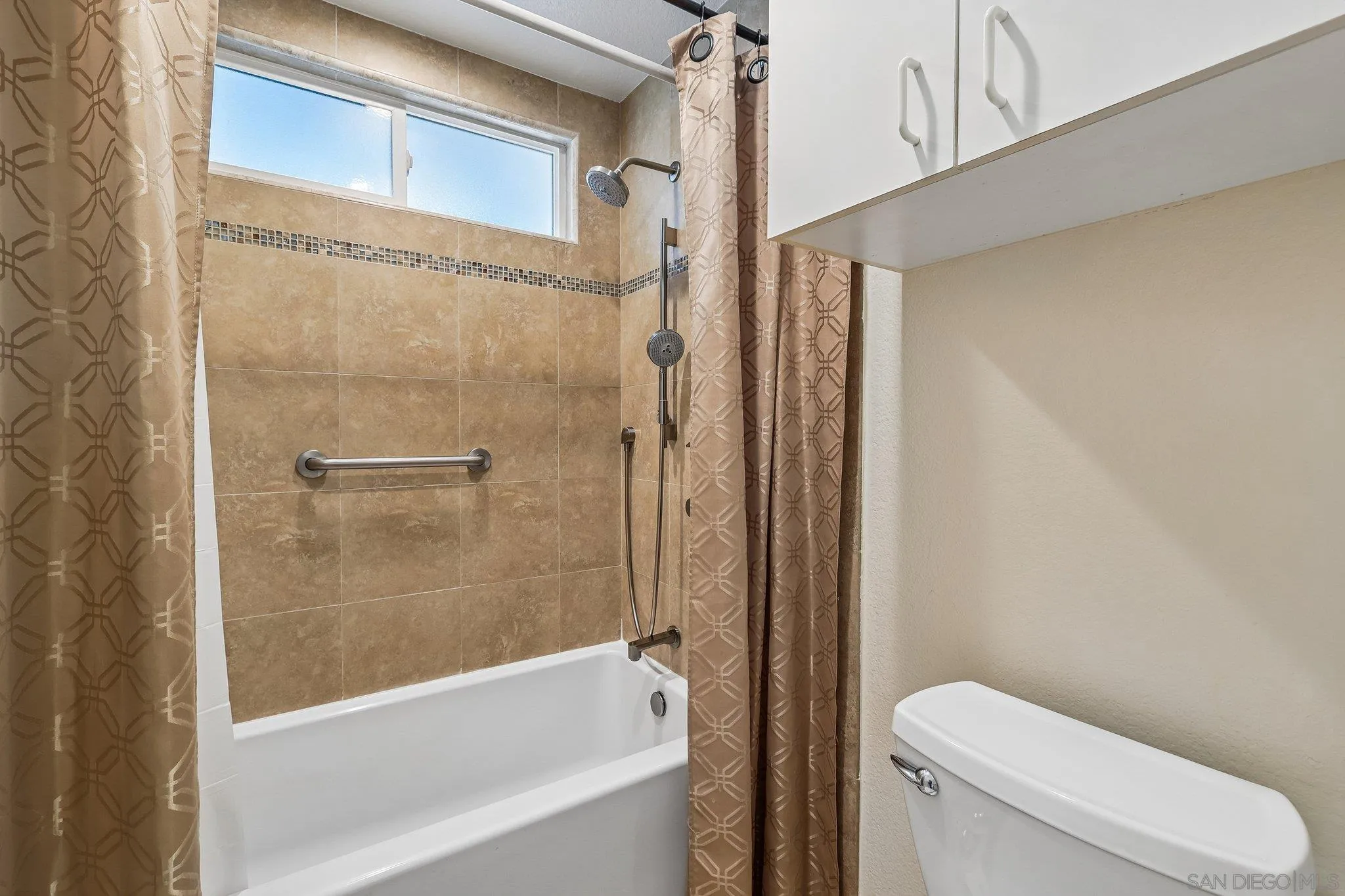 https://cdn.realtyfeed.com/cdn/127/260013923/7834e8e57217eb646961bd815eb1d376.webp