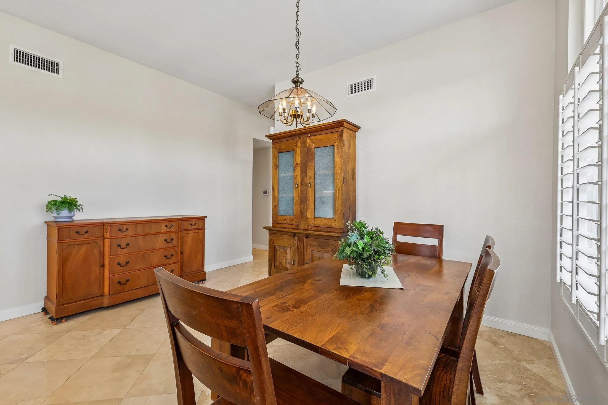 https://cdn.realtyfeed.com/cdn/127/260013923/c158e22509130d8399de96702b5f372d.webp