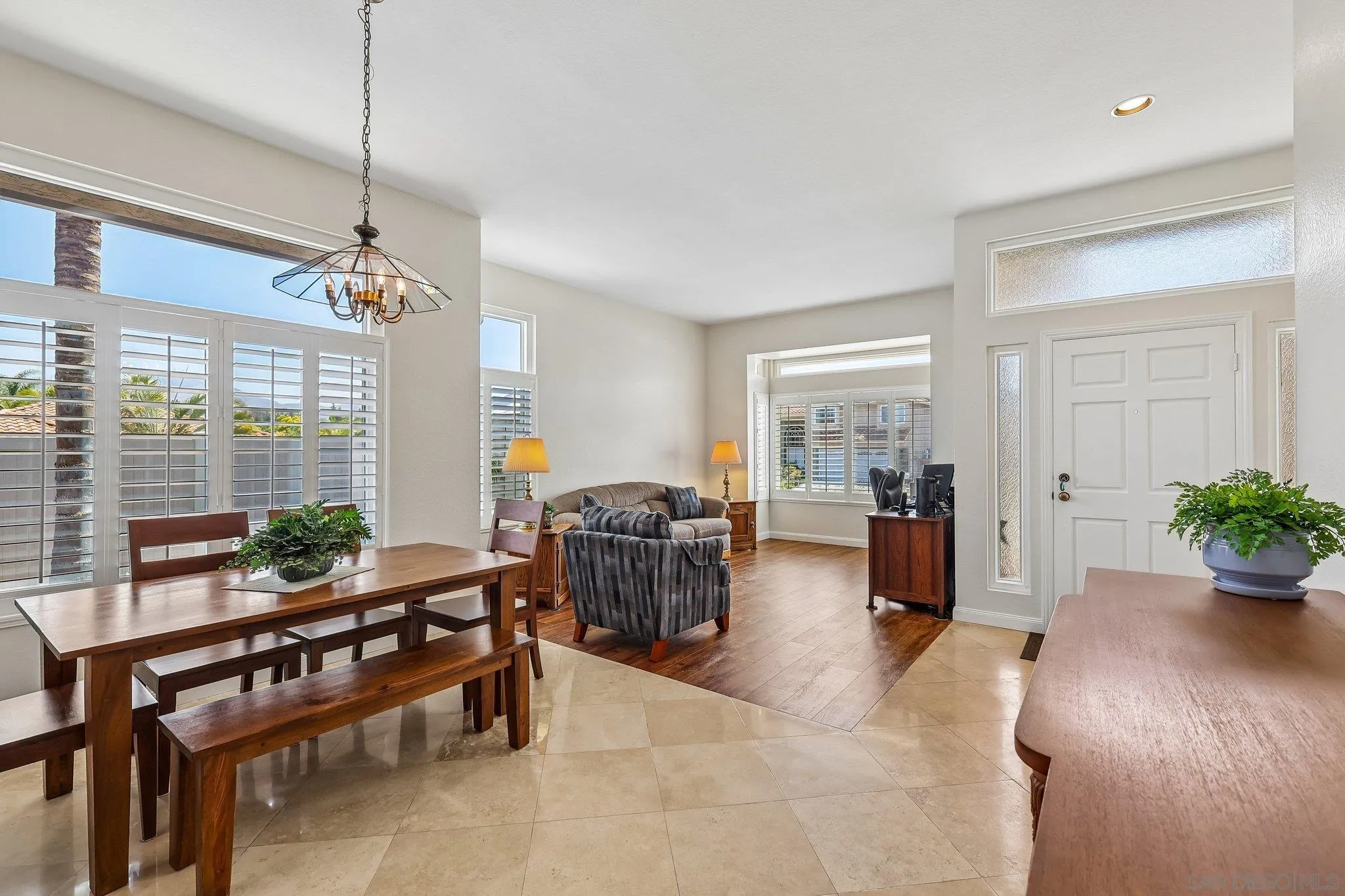 https://cdn.realtyfeed.com/cdn/127/260013923/ce4b3532aad93f34b829bf06075d733e.webp