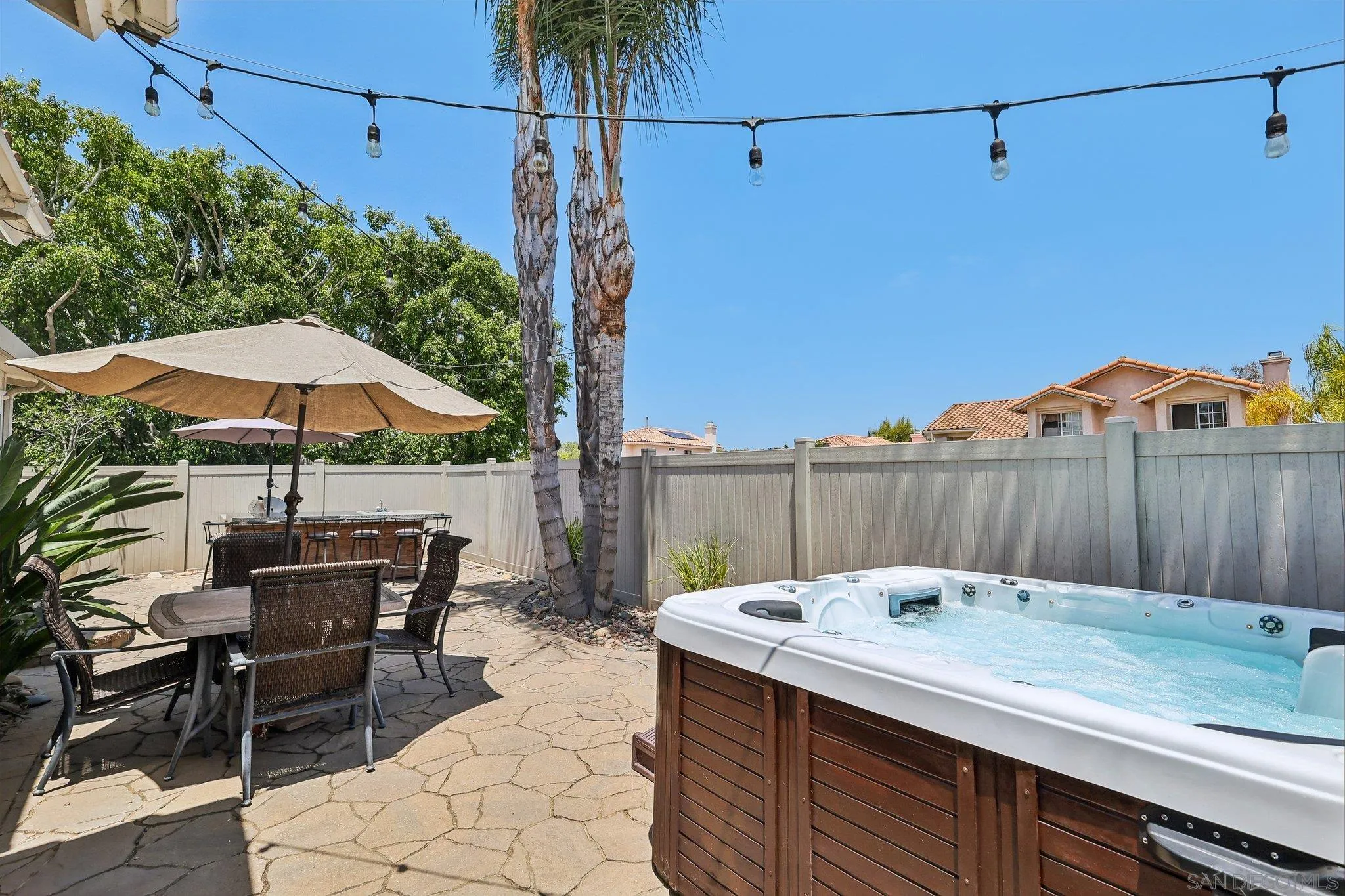 https://cdn.realtyfeed.com/cdn/127/260013923/cf7b254a7ce287a2ffe98f6336e0558b.webp