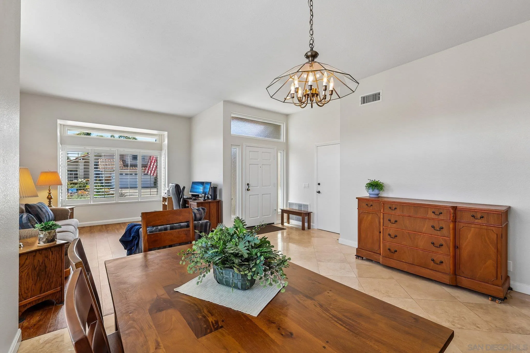 https://cdn.realtyfeed.com/cdn/127/260013923/eccb0ba439adb97a7b0b37960b979eea.webp