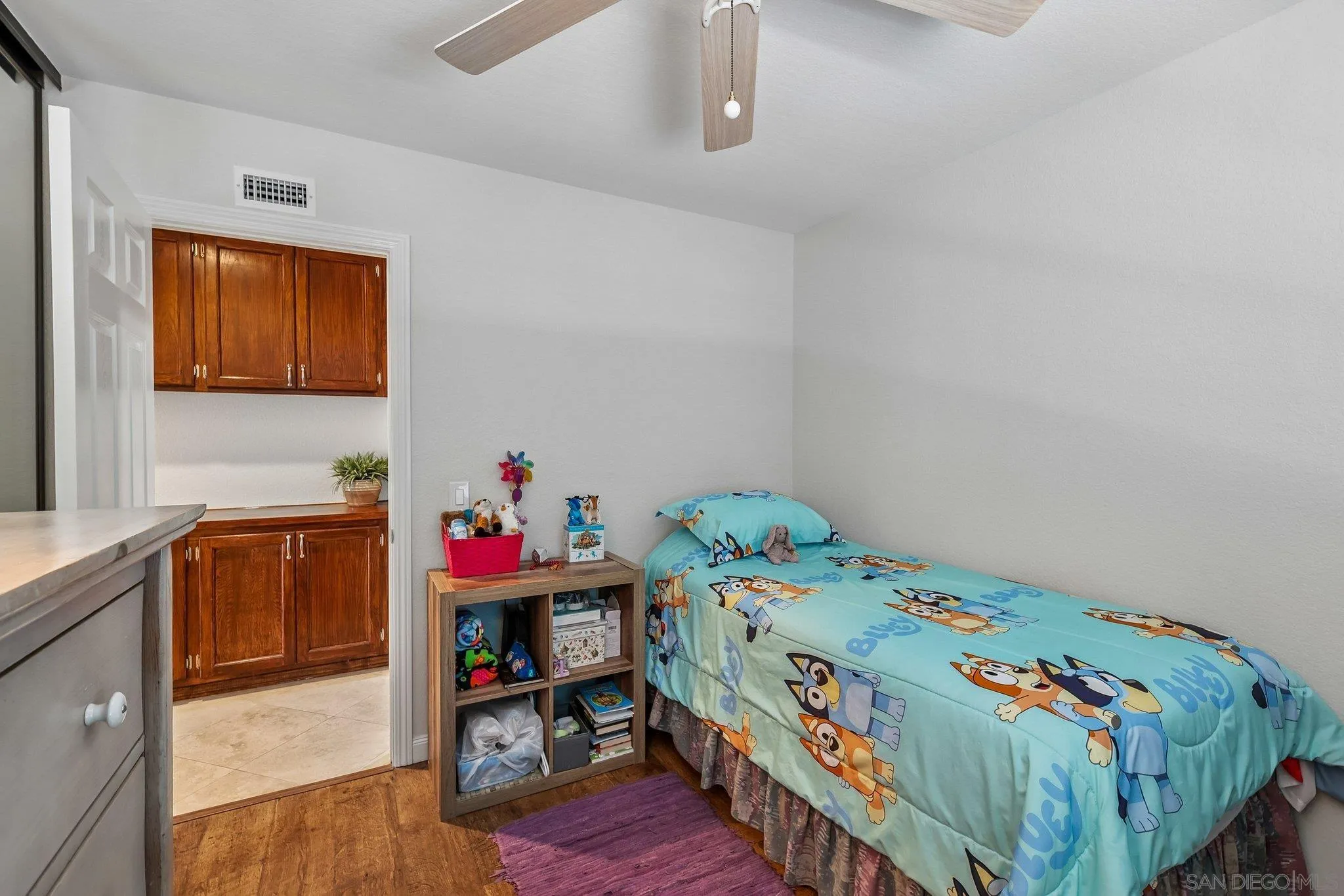 https://cdn.realtyfeed.com/cdn/127/260013923/f66ee6ce7e5a04b021b1d380eb0eac72.webp