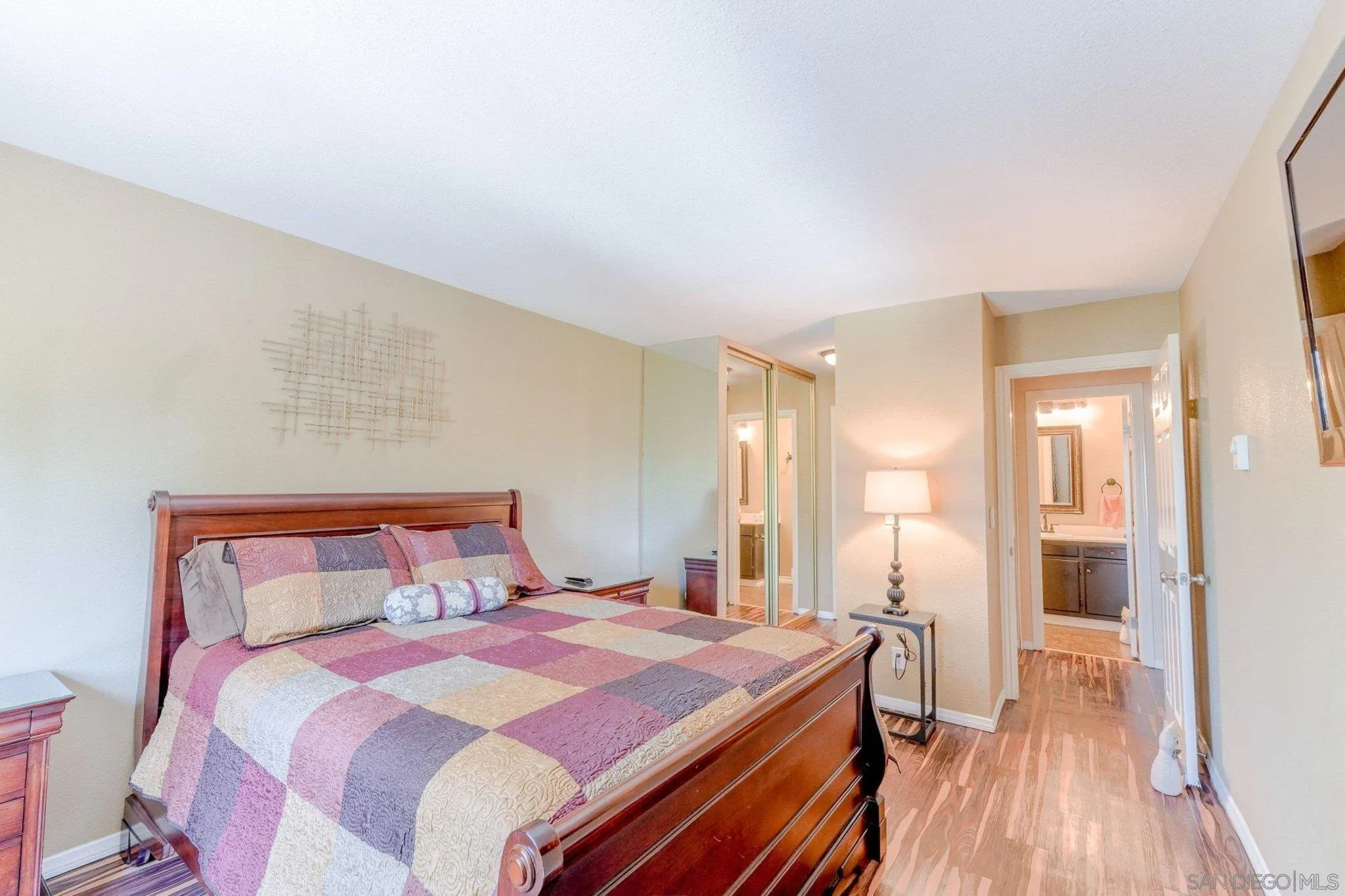 https://cdn.realtyfeed.com/cdn/127/260013927/577730ee24eb0c212fe748e6be3aa8a8.webp