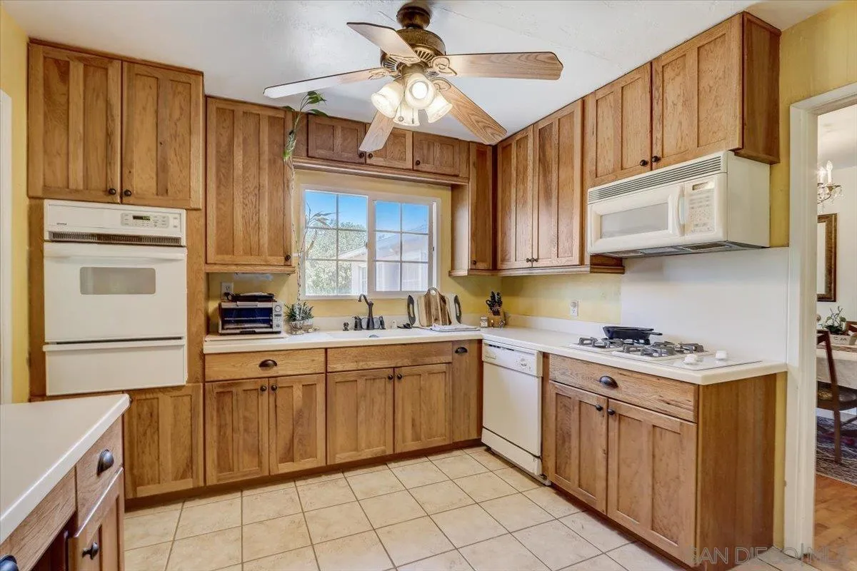 https://cdn.realtyfeed.com/cdn/127/260013928/c696ba555f1535eedf08e106798d1ac0.webp