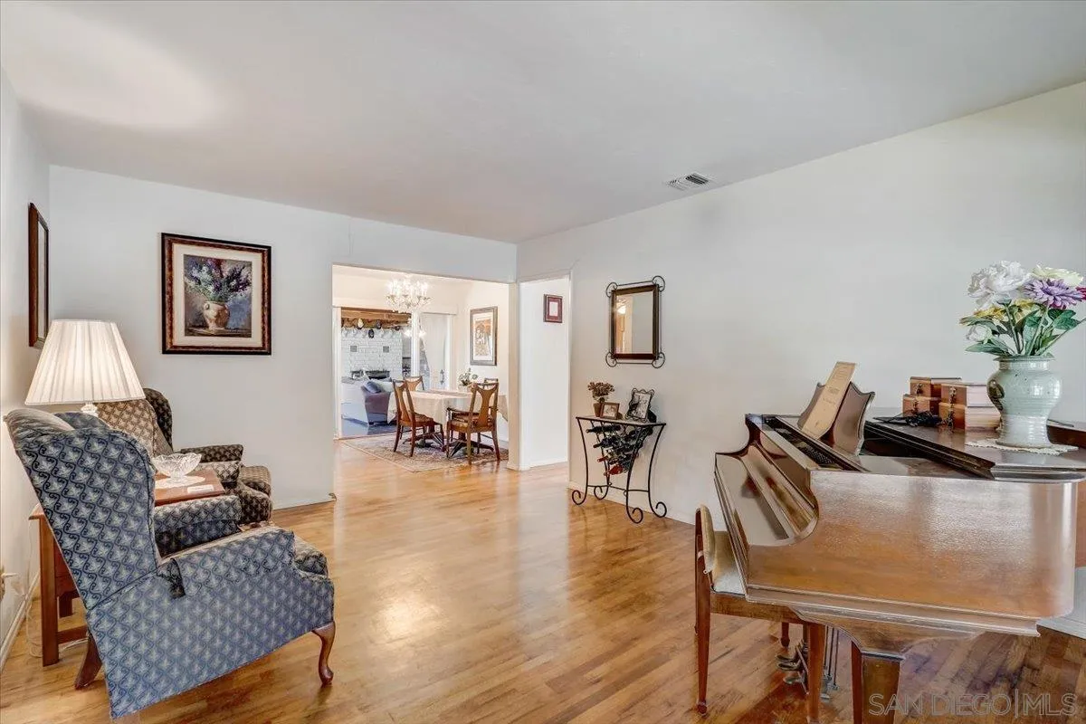 https://cdn.realtyfeed.com/cdn/127/260013928/ca262d7062e83f838dd2534dfe674939.webp