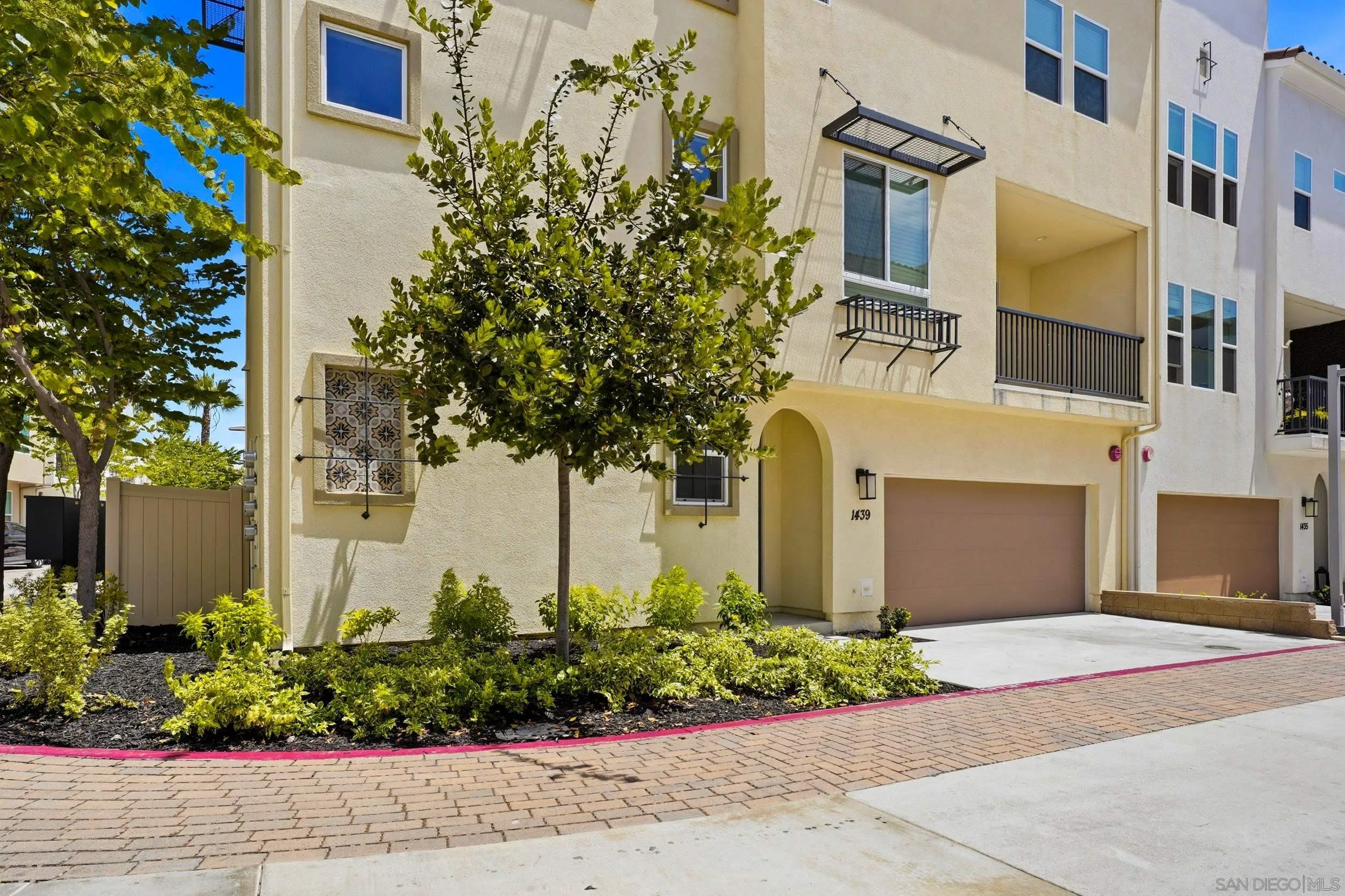 Photo #2: 260013930 Listing: Photo #2