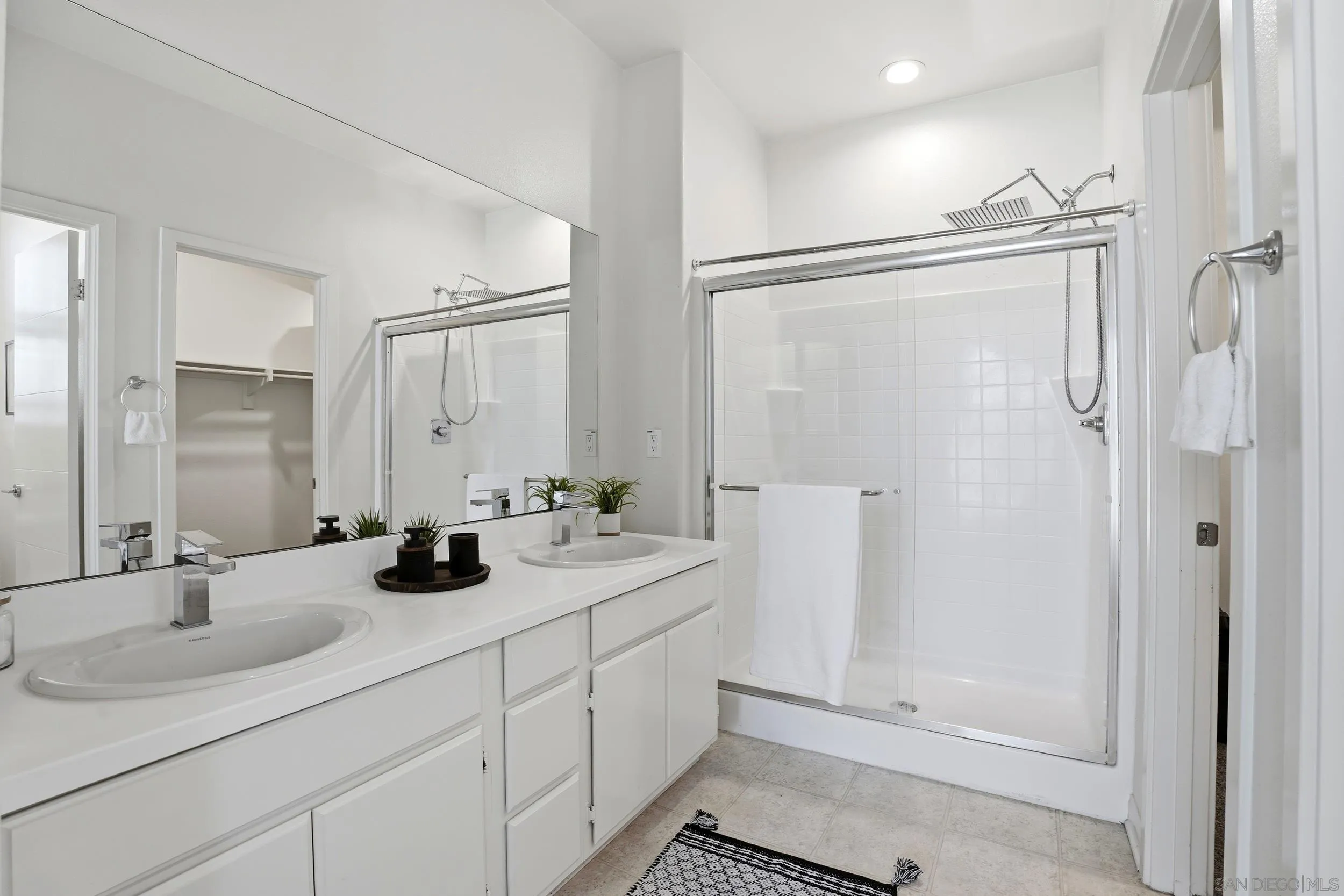 Photo #7: 260013930 Listing: Photo #7