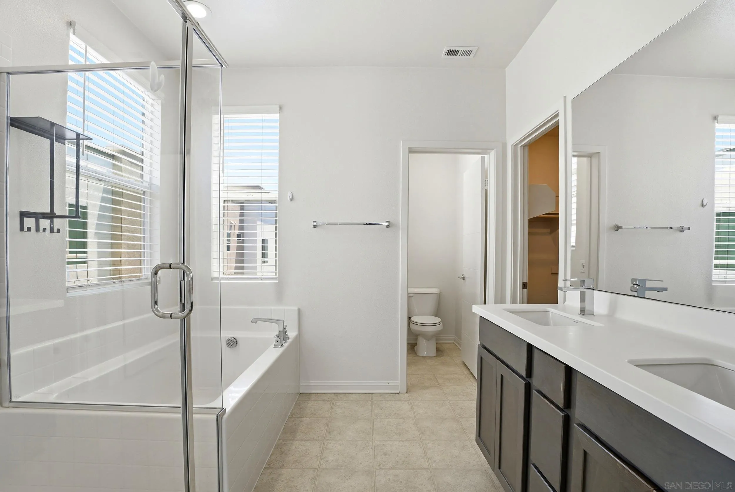 Photo #25: 260013930 Listing: Photo #25
