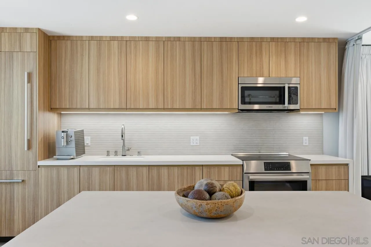 Photo #6: 260013933 Listing: Photo #6
