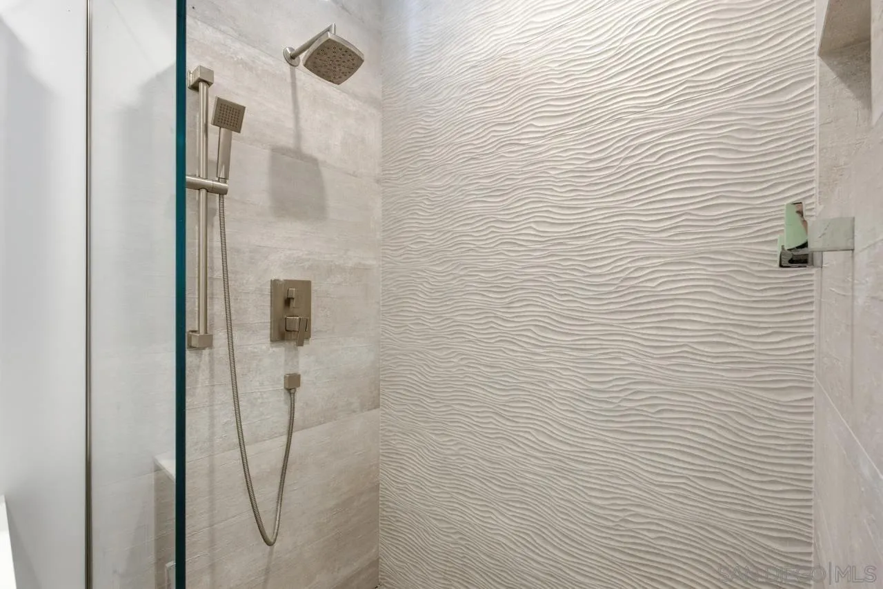 Photo #22: 260013933 Listing: Photo #22