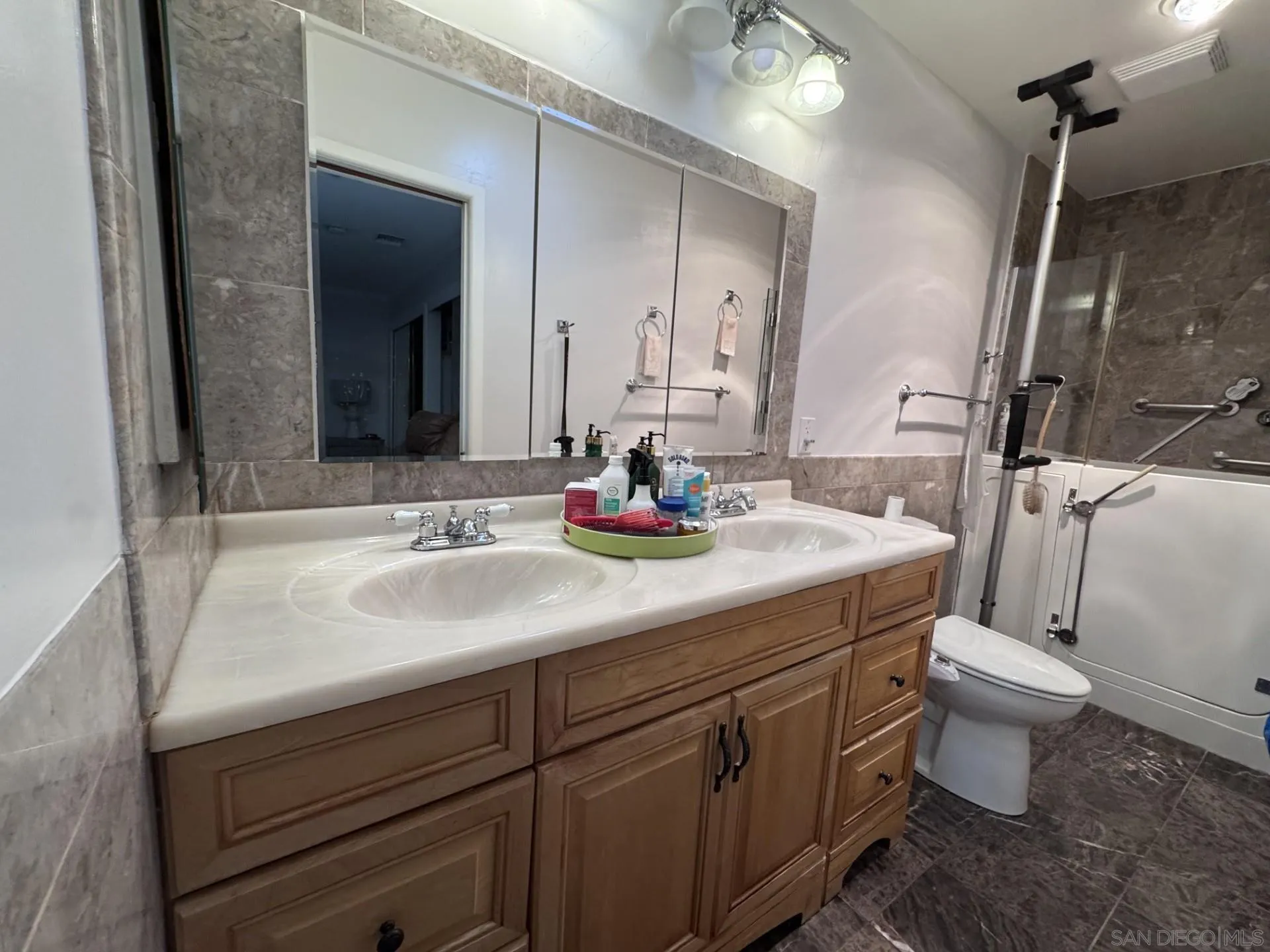 https://cdn.realtyfeed.com/cdn/127/260013934/a1c2a618408662ffeeaab6d1ea9b30e2.webp