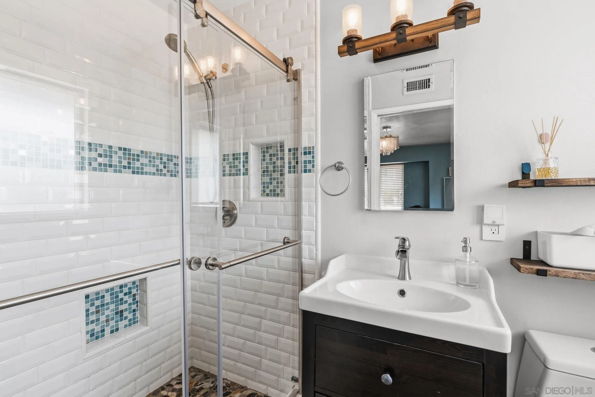 https://cdn.realtyfeed.com/cdn/127/260013935/9e01a3a93139c0a42c35005ebb7c19db.webp