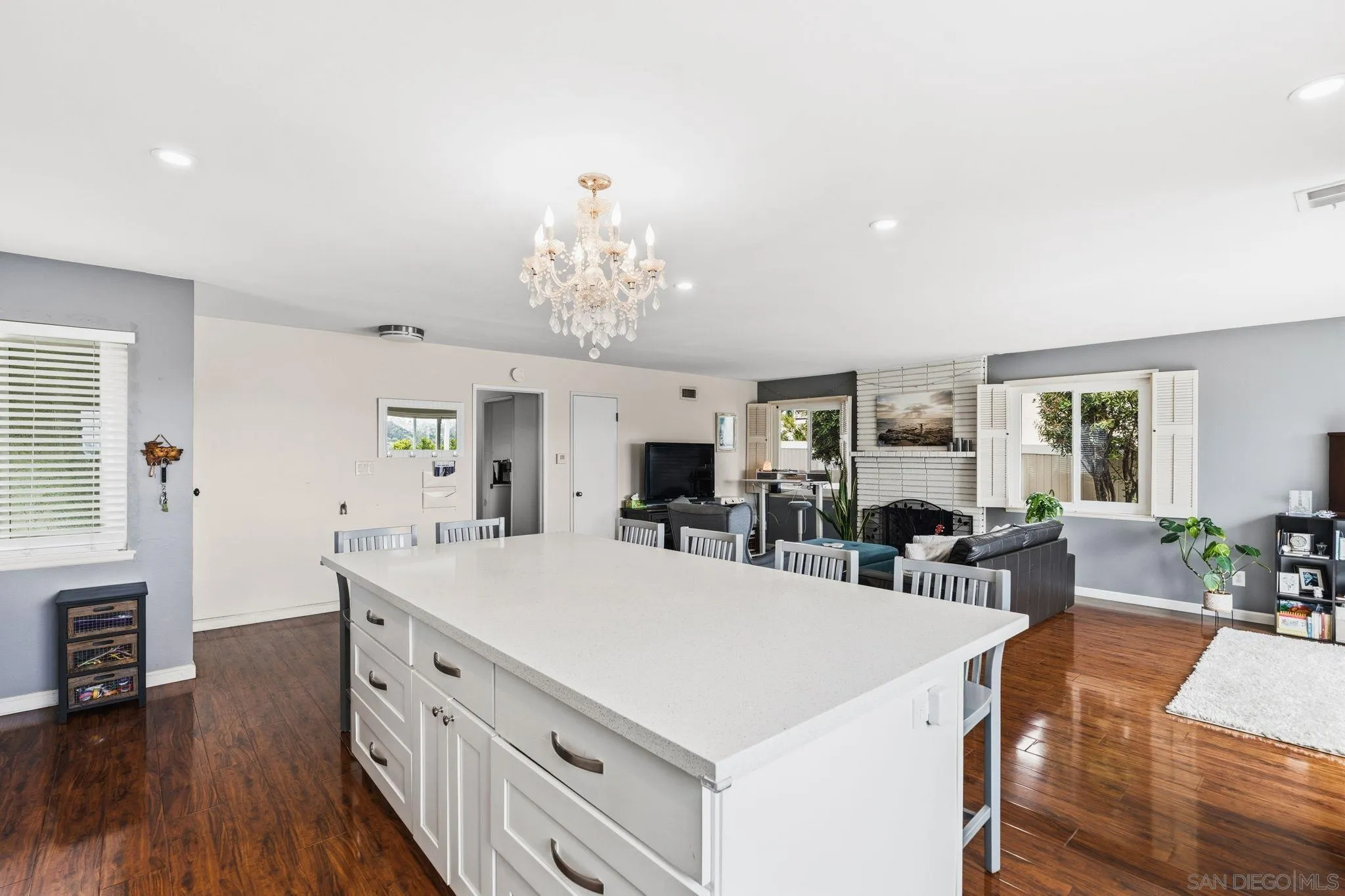 https://cdn.realtyfeed.com/cdn/127/260013935/b407df01a75670b3b1663b87e227da84.webp