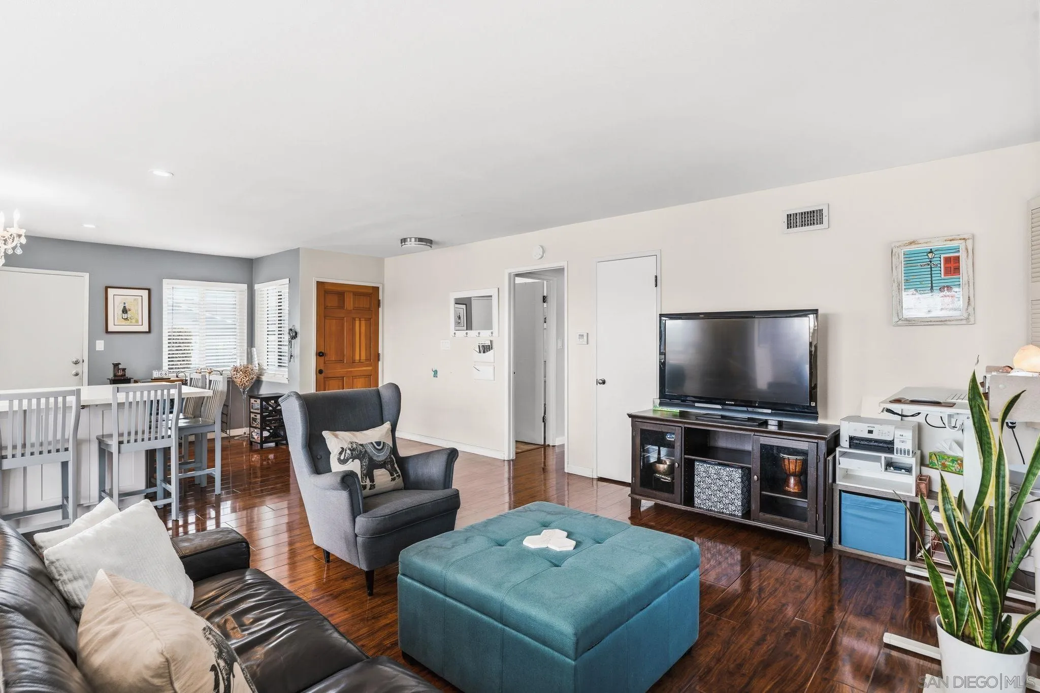 https://cdn.realtyfeed.com/cdn/127/260013935/bd04c95391fef881e76a8888c27dd06a.webp