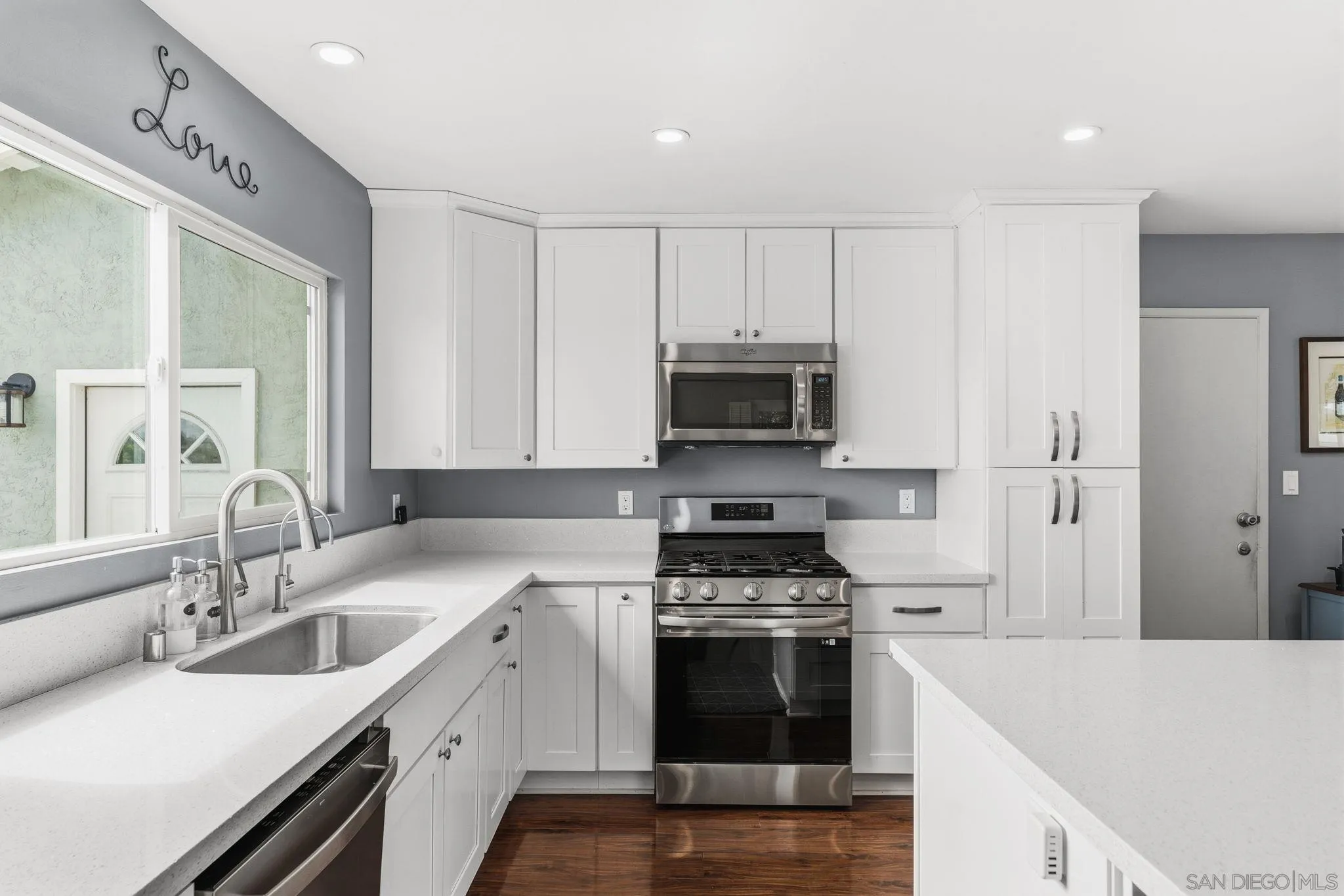 https://cdn.realtyfeed.com/cdn/127/260013935/f0f42f05f95ce1bf57aa6ef617eda434.webp