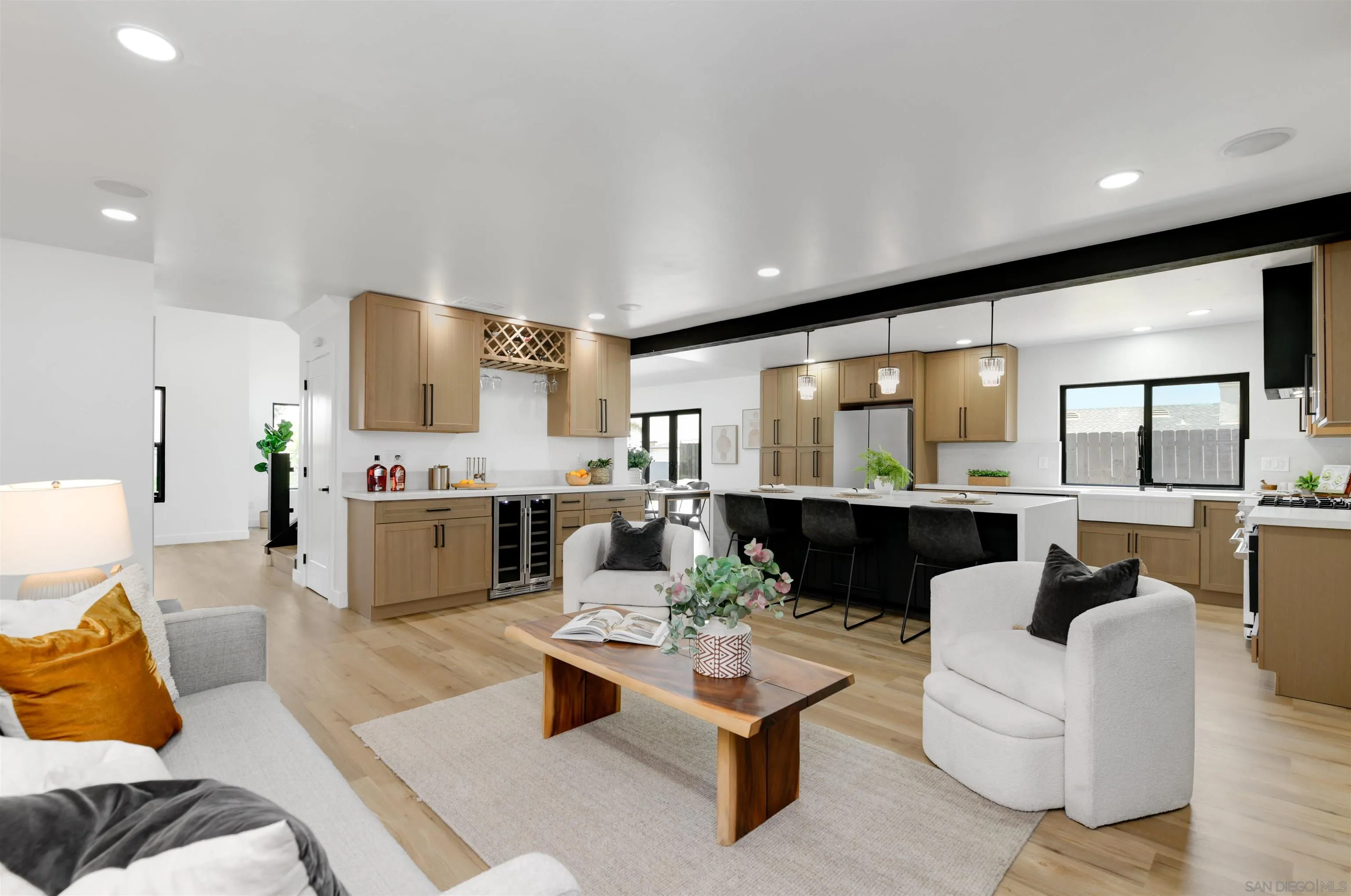 https://cdn.realtyfeed.com/cdn/127/260013941/aa75f0b5db13389432b8cbe231b9e853.webp