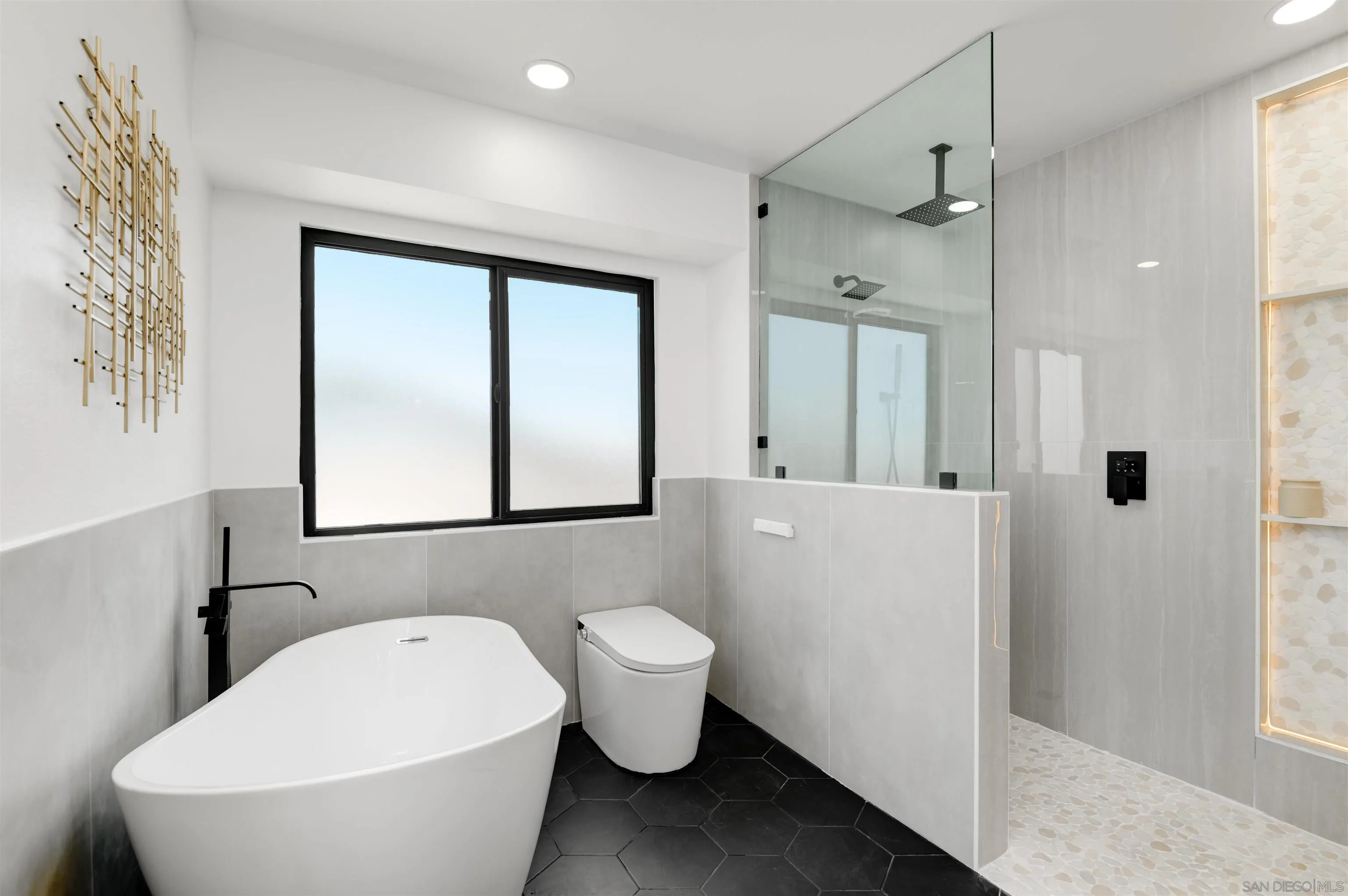 https://cdn.realtyfeed.com/cdn/127/260013941/b98f3cfebd60d3fab9005071b8cf332e.webp