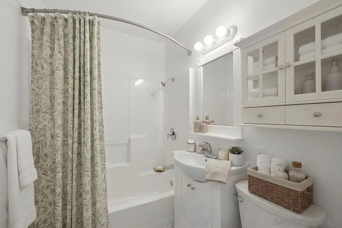 https://cdn.realtyfeed.com/cdn/127/260013943/3ef7d884dcb21bb2a72952aa565d2d57.webp