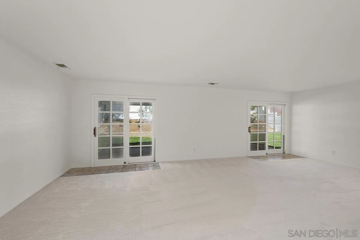 https://cdn.realtyfeed.com/cdn/127/260013943/87cbdb433b65b7c556d5f2f2d3d387ee.webp