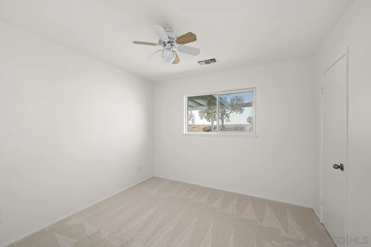 https://cdn.realtyfeed.com/cdn/127/260013943/b8de2f9d120d59df6663394e0661c83f.webp