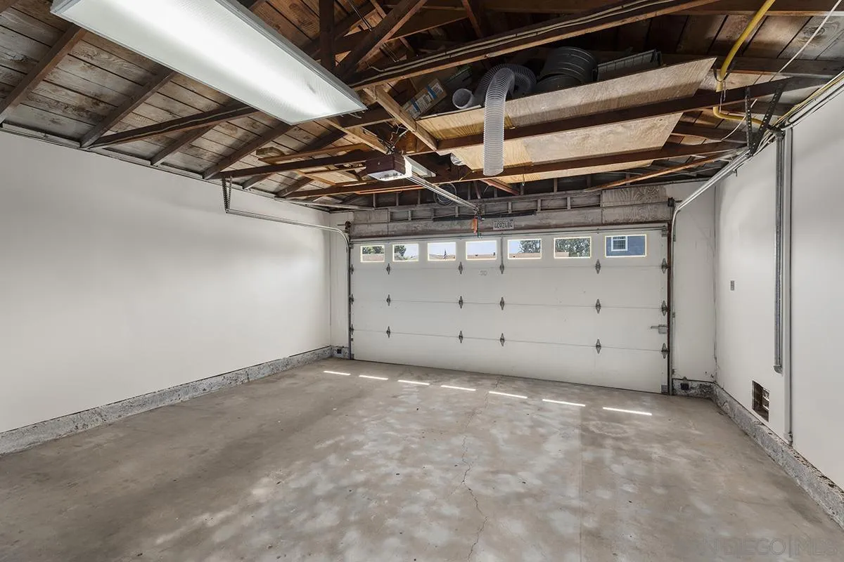 https://cdn.realtyfeed.com/cdn/127/260013943/dd87f4d4d9bc302c785f43640e51af3d.webp