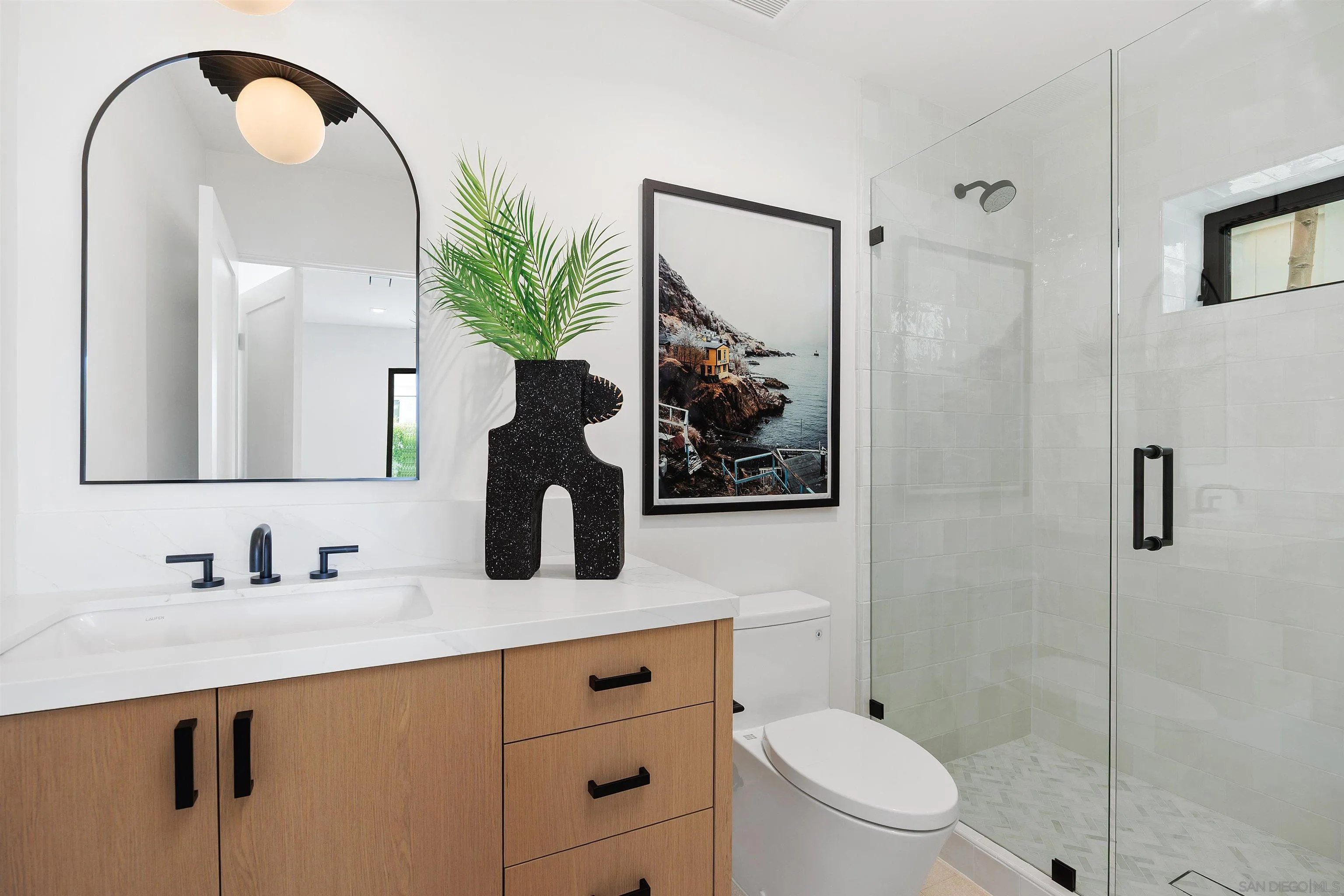 https://cdn.realtyfeed.com/cdn/127/260013944/3cdfc14dc40bc62e9db0717a68894d33.webp