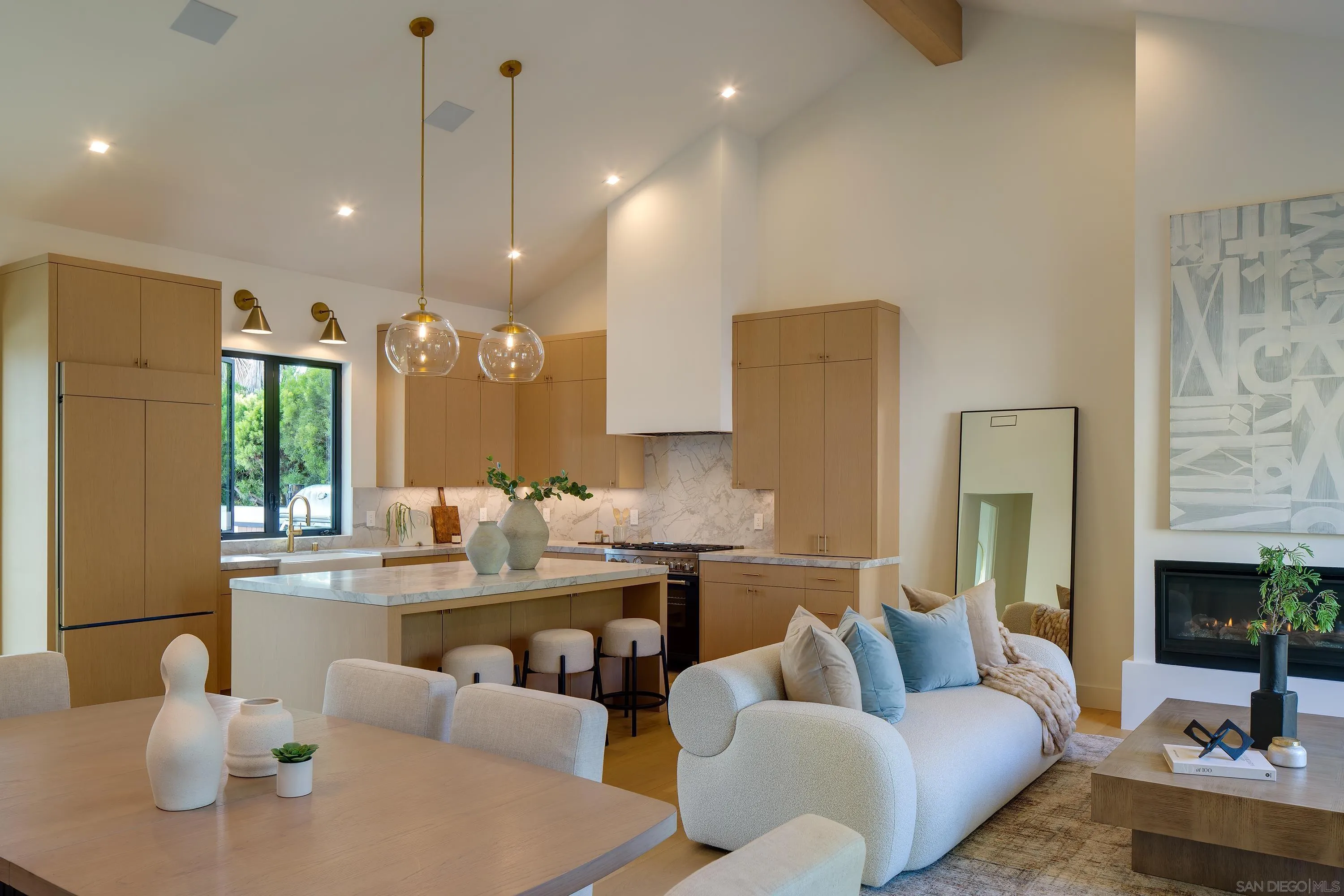 https://cdn.realtyfeed.com/cdn/127/260013944/7ea2af62f0bb4498a49ba1fe36f7a514.webp
