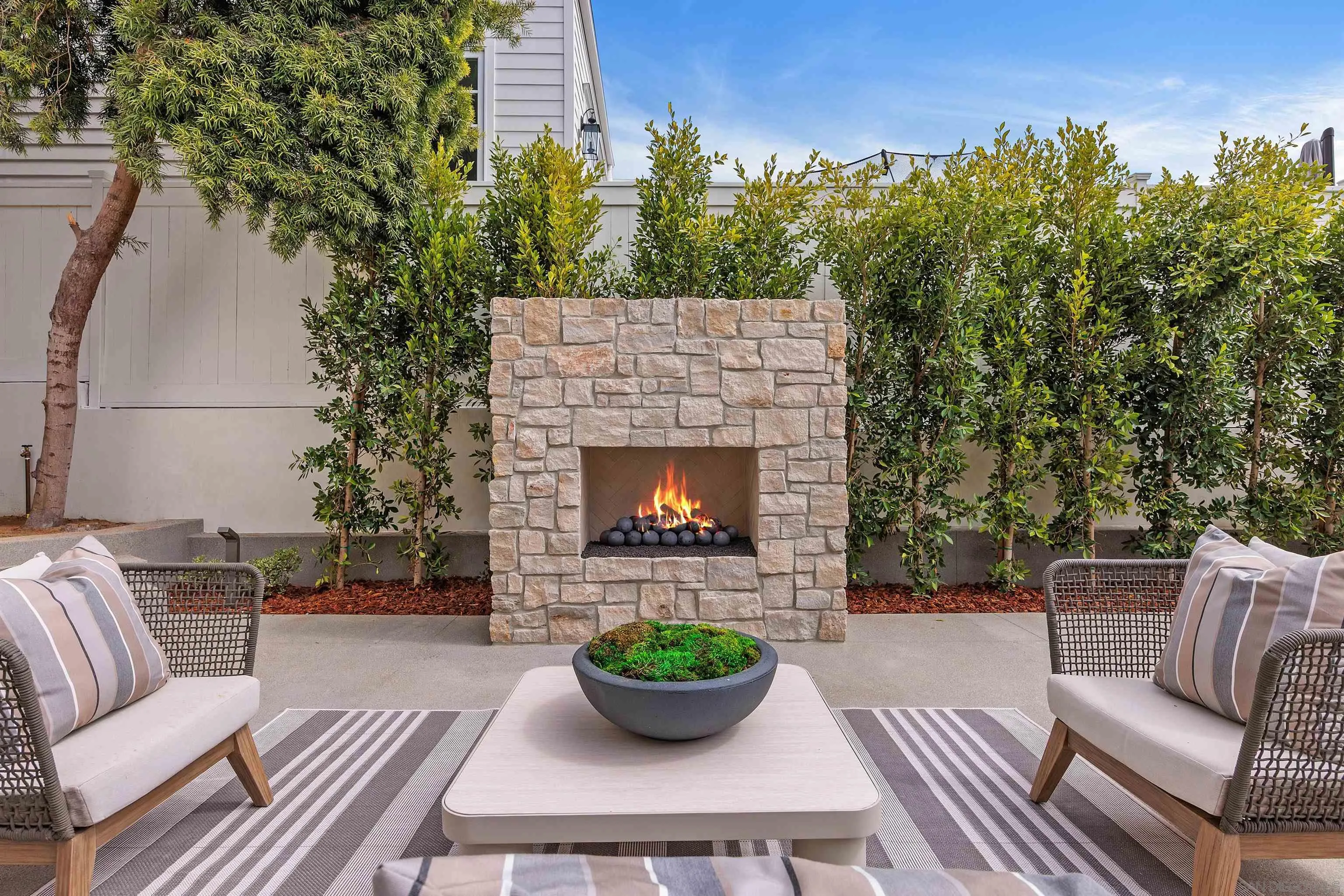 https://cdn.realtyfeed.com/cdn/127/260013944/7fed585d1464076bfdba4cb71c55d916.webp