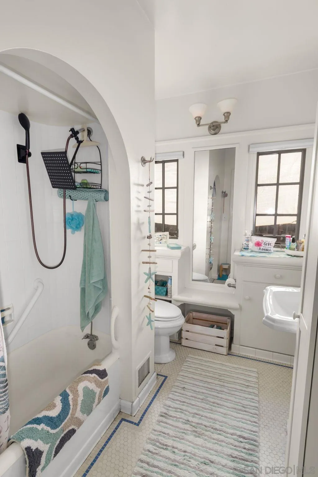 https://cdn.realtyfeed.com/cdn/127/260013946/4b2f8a8f91a8e0565f7614ed989a7697.webp