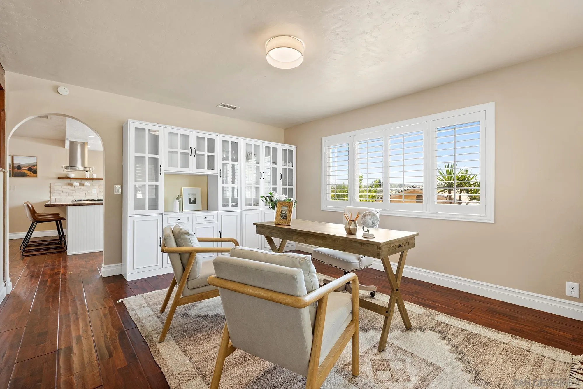 https://cdn.realtyfeed.com/cdn/127/260013951/165eb3120aafed06b620dc05031ada22.webp