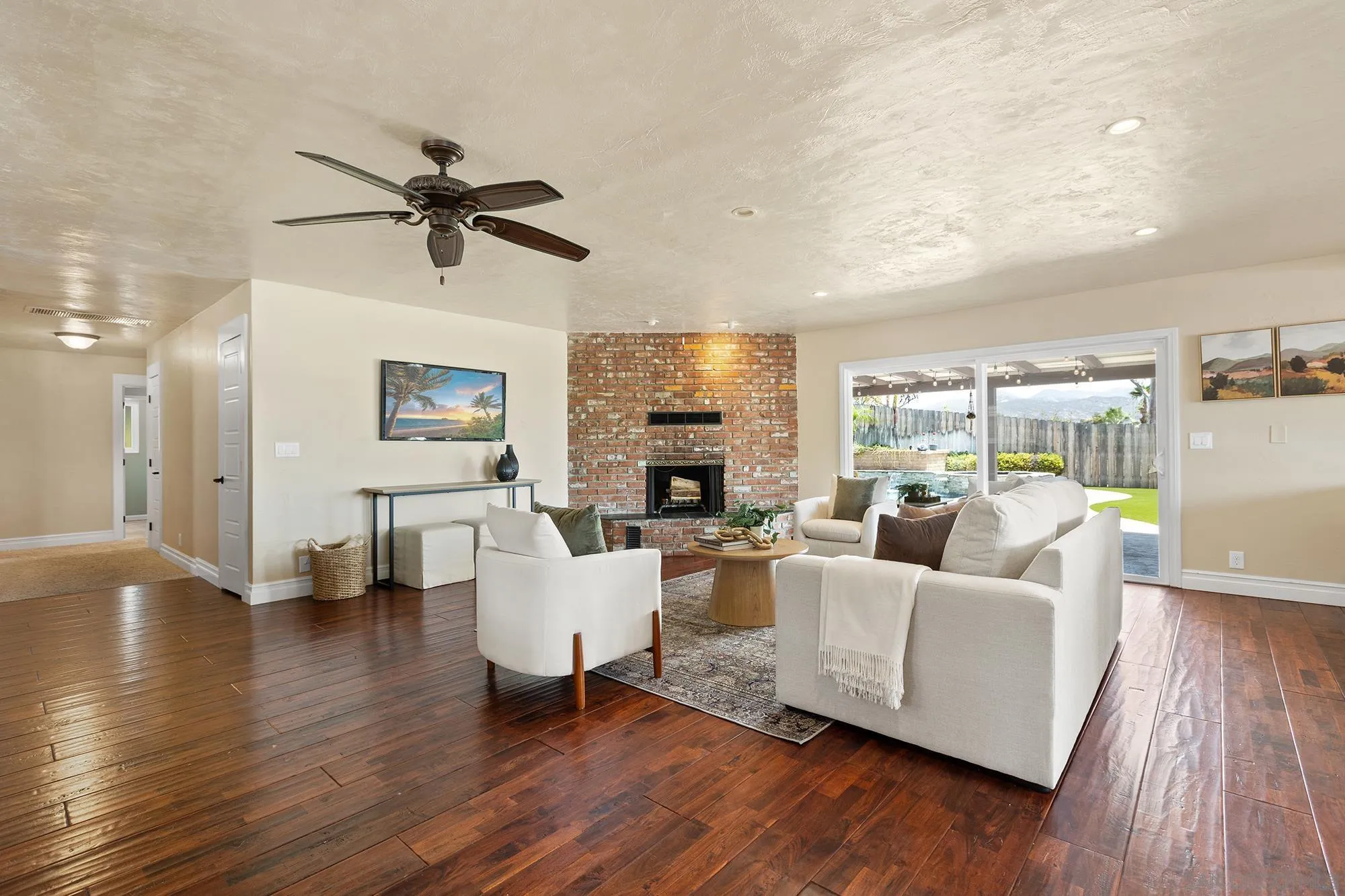 https://cdn.realtyfeed.com/cdn/127/260013951/17675acd2b471301efc9f86b58f3c2a1.webp